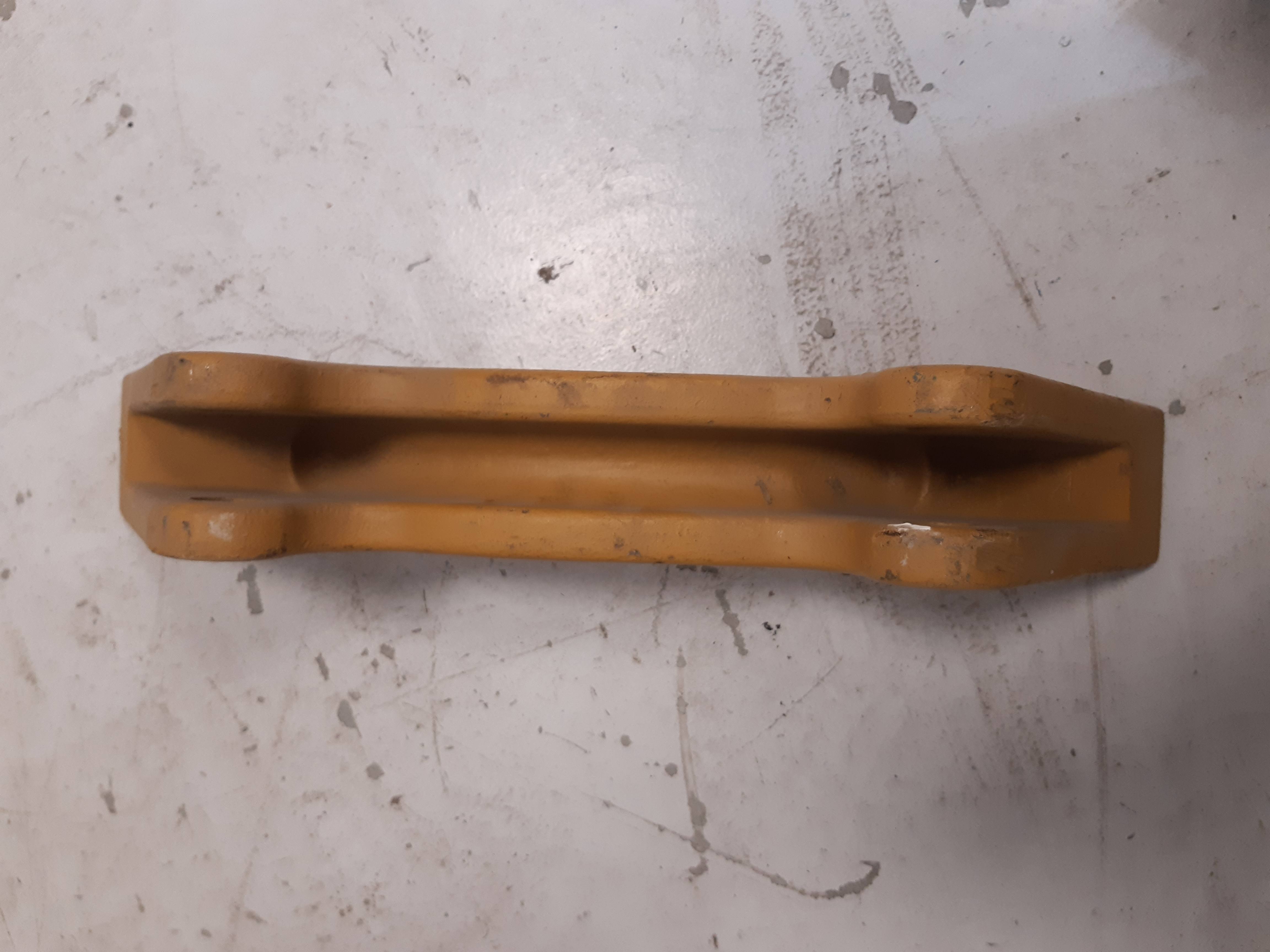 BOUCLIER VERTICAL A CLAVETER - tole 30mm - CATERPILLAR - 1358246