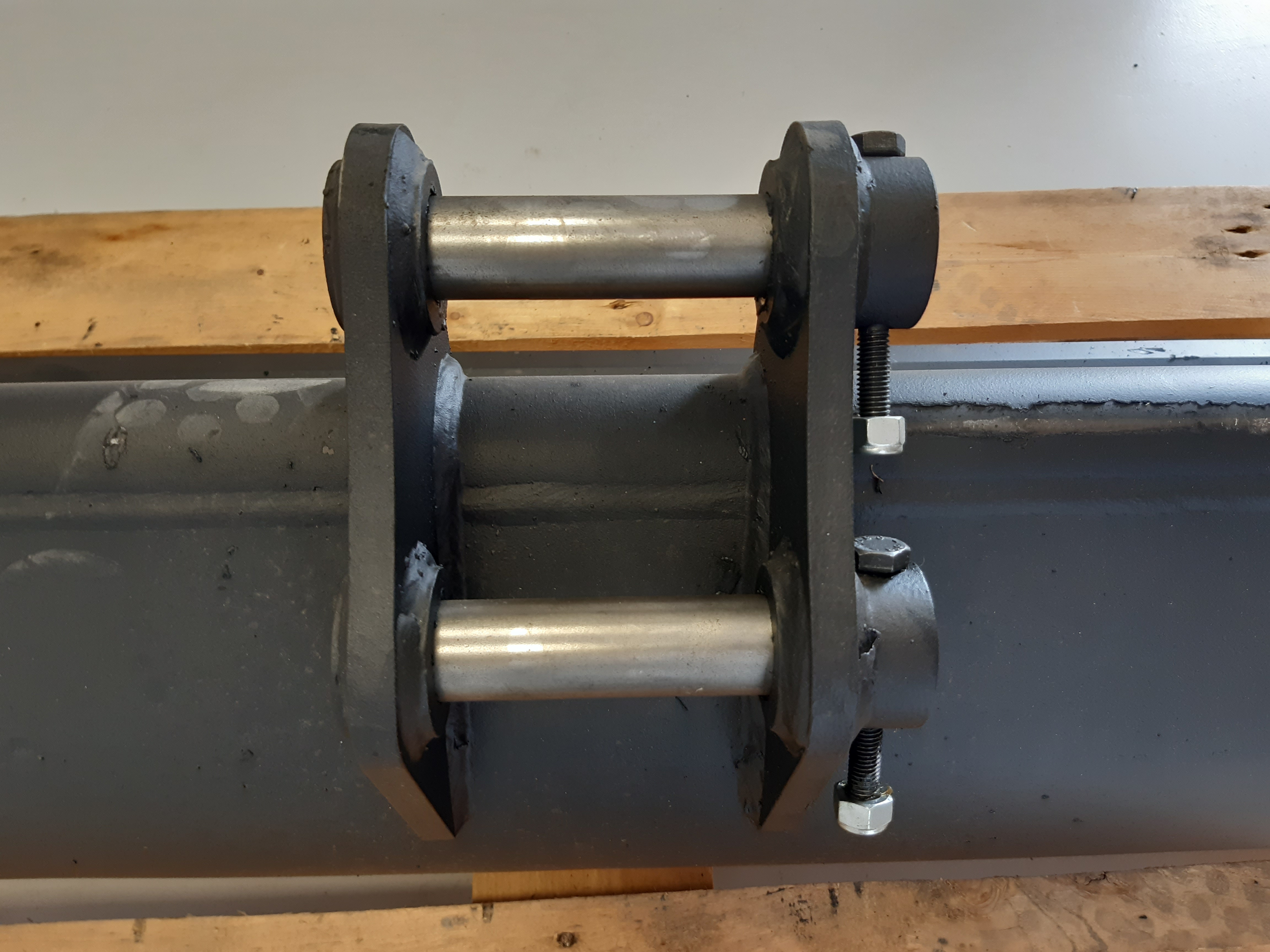 Godet de curage GEITH 1000mm avec lame soudée pour reprise par attache rapide JCB 980/B4000 - G021000JCBN G02 1000 JCBN