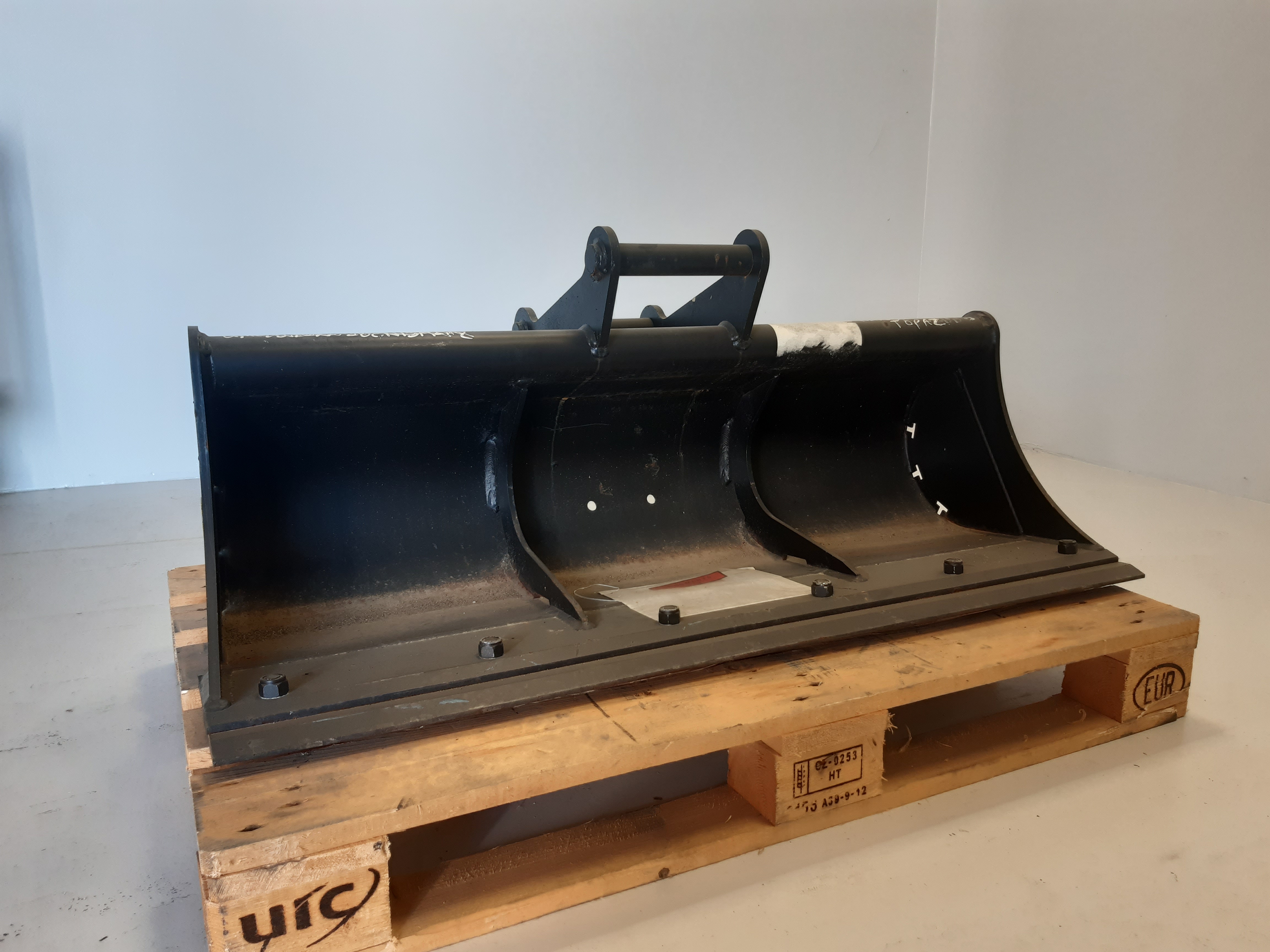 Godet de curage 1200mm + contrelame boulonnée Geith pour coupleur Volvo S4 - G03R 1200 S4