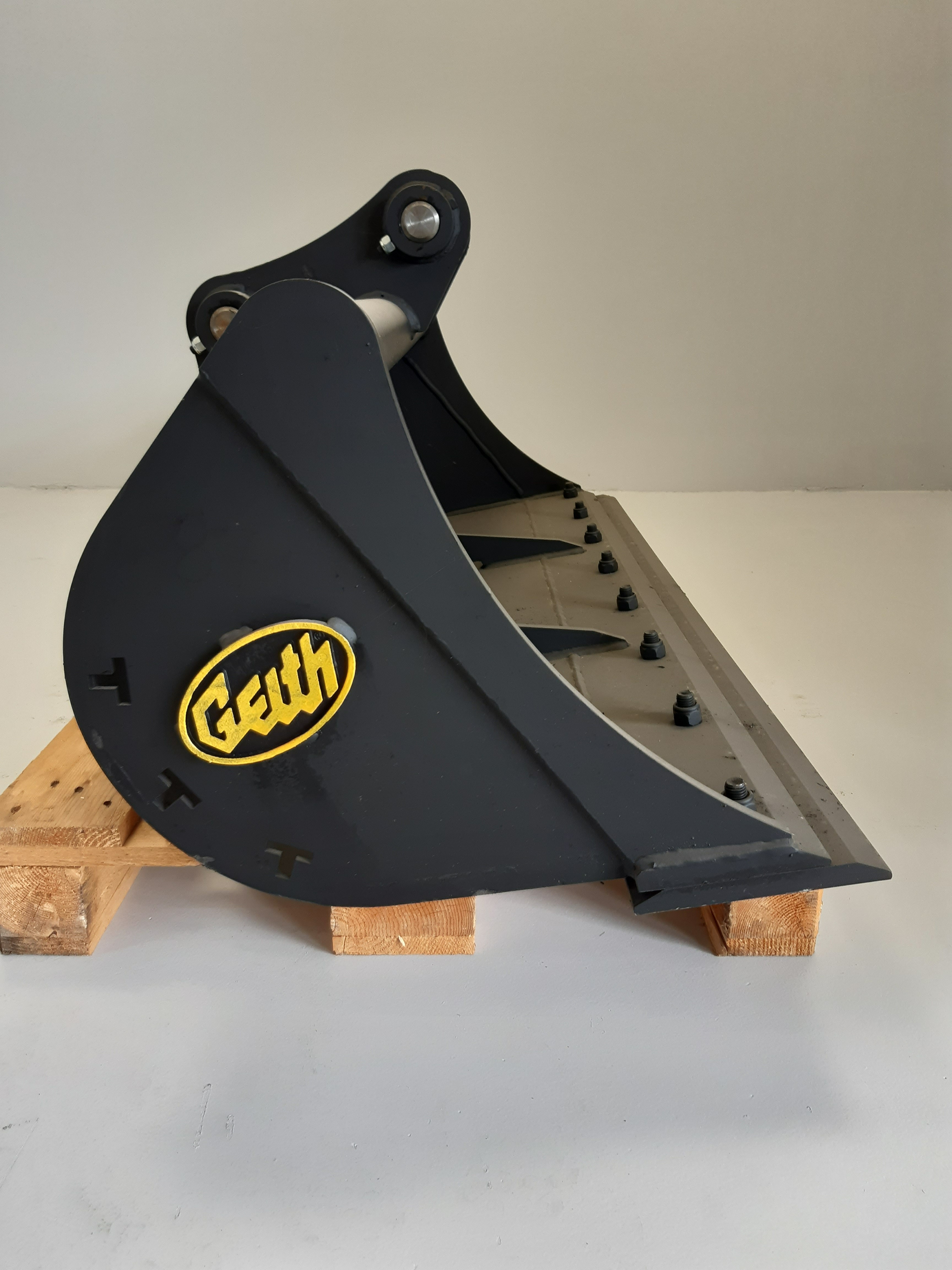 Godet de curage GEITH 1500 mm avec contrelame boulonnée pour attache rapide mécanique JCB 980/A0268 ou hydraulique JCB 980/A3640 - G06R1500JCBN