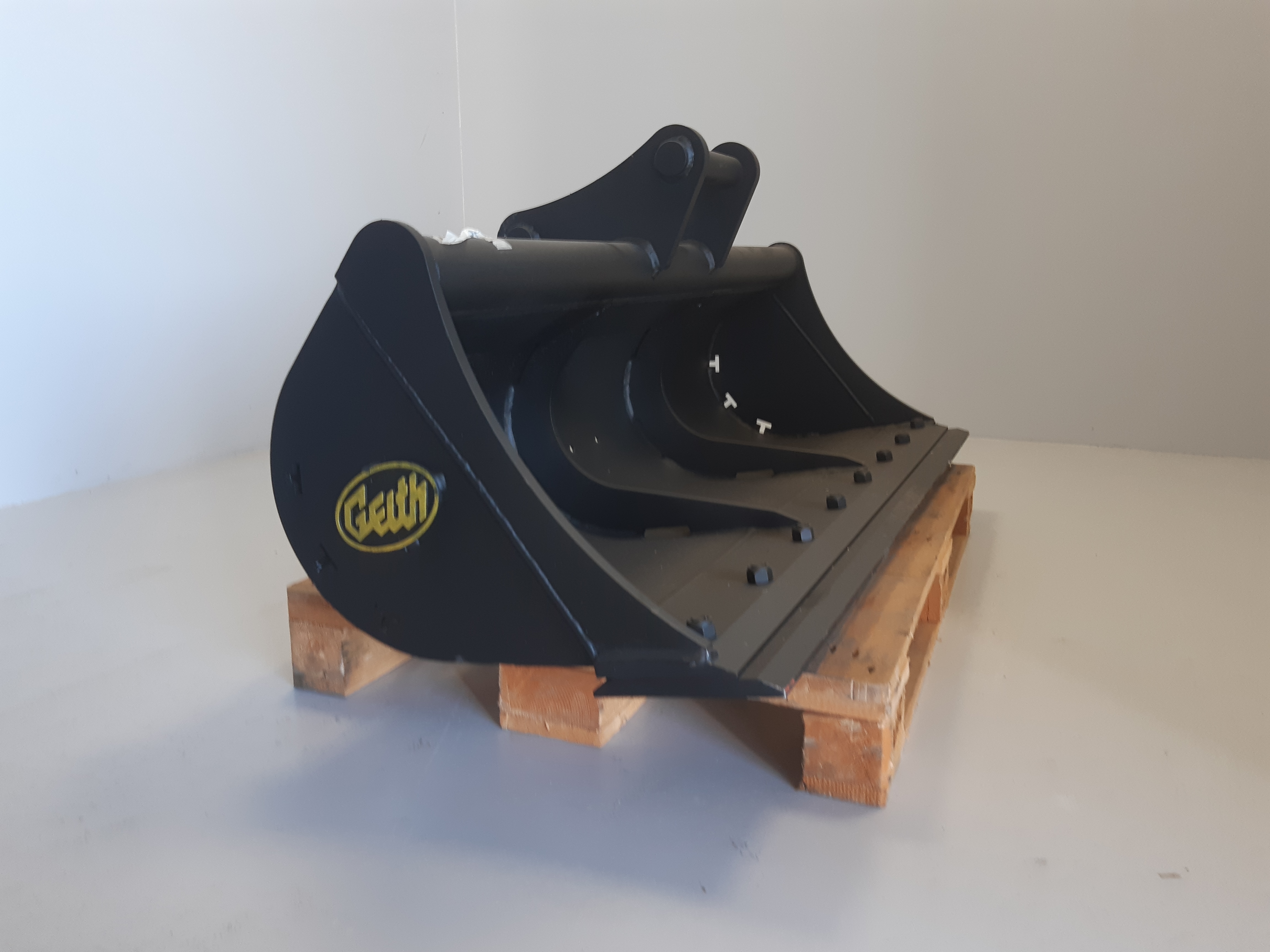 Godet de curage GEITH 1500mm pour coupleur ou attache rapide VOLVO S45 avec contrelame boulonnée GEITH - G08R1500S45