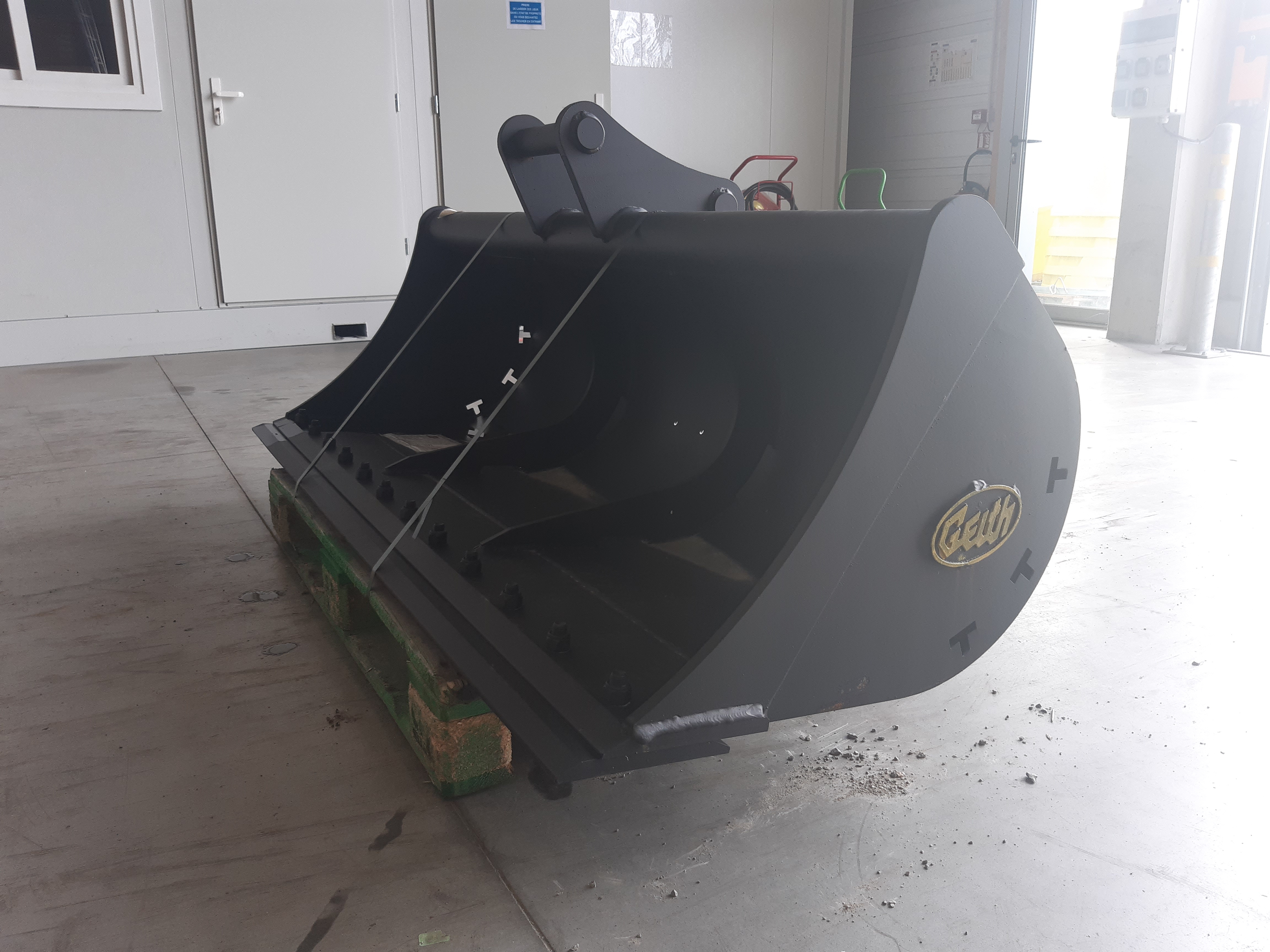 Godet de curage GEITH 1800 mm avec contrelame boulonnée pour coupleur ou attache rapide MARTIN MH10 - G08R1800MH10