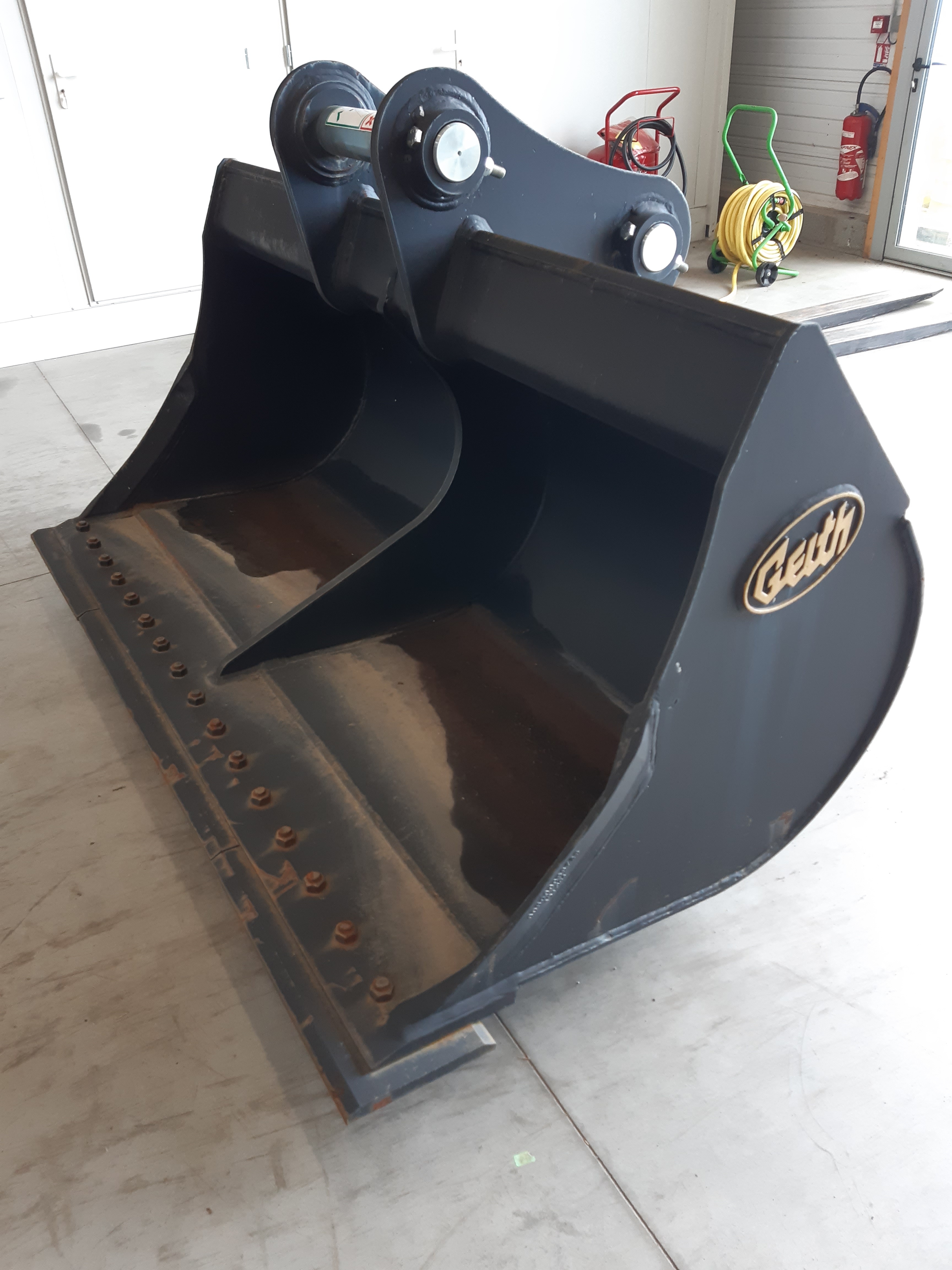 Godet curage 2100mm + clb Geith - G30R2100