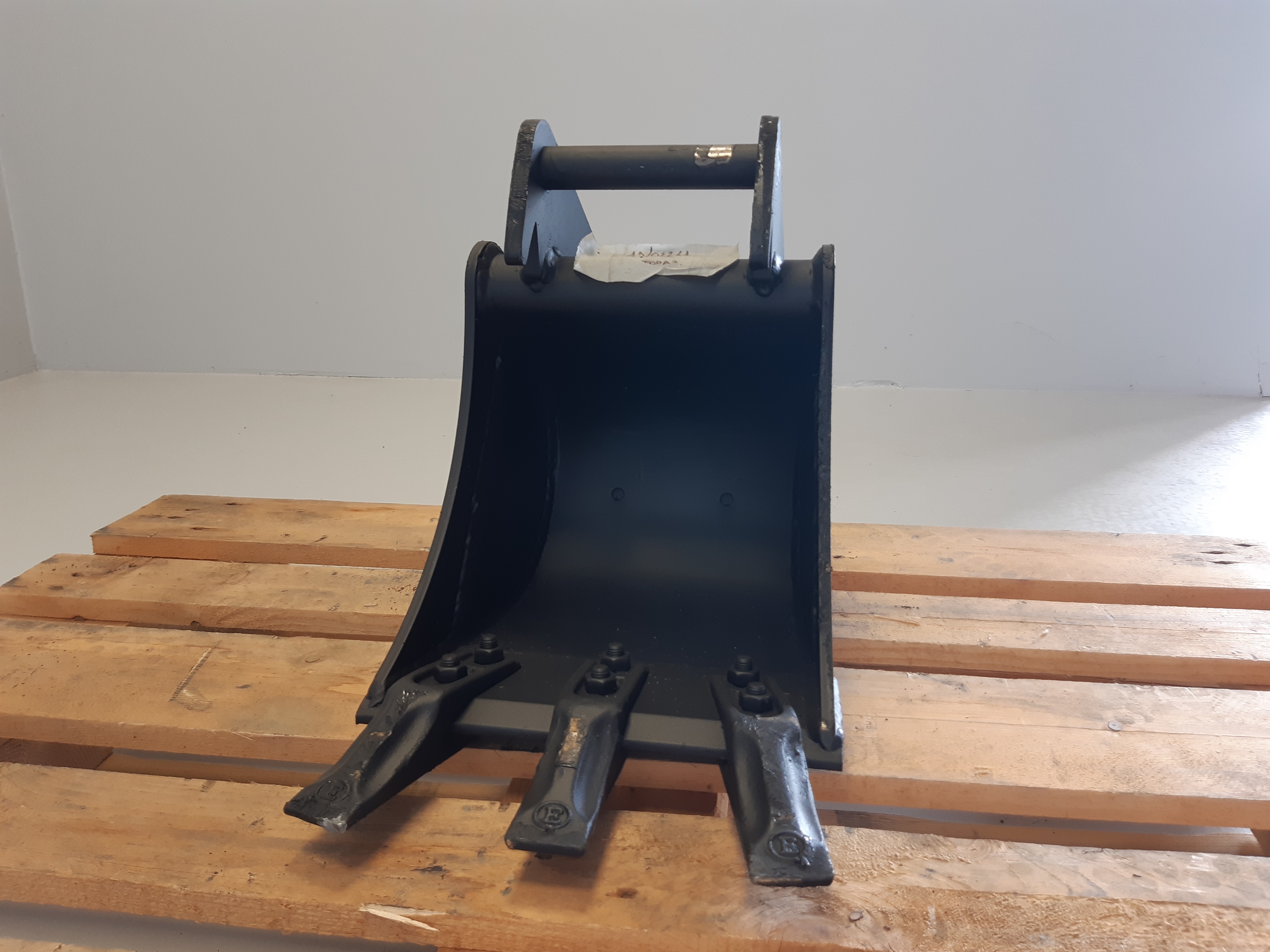 Godet 300mm dents boulonnées Esti pour coupleur Geith QR30 - H01 300 QR30