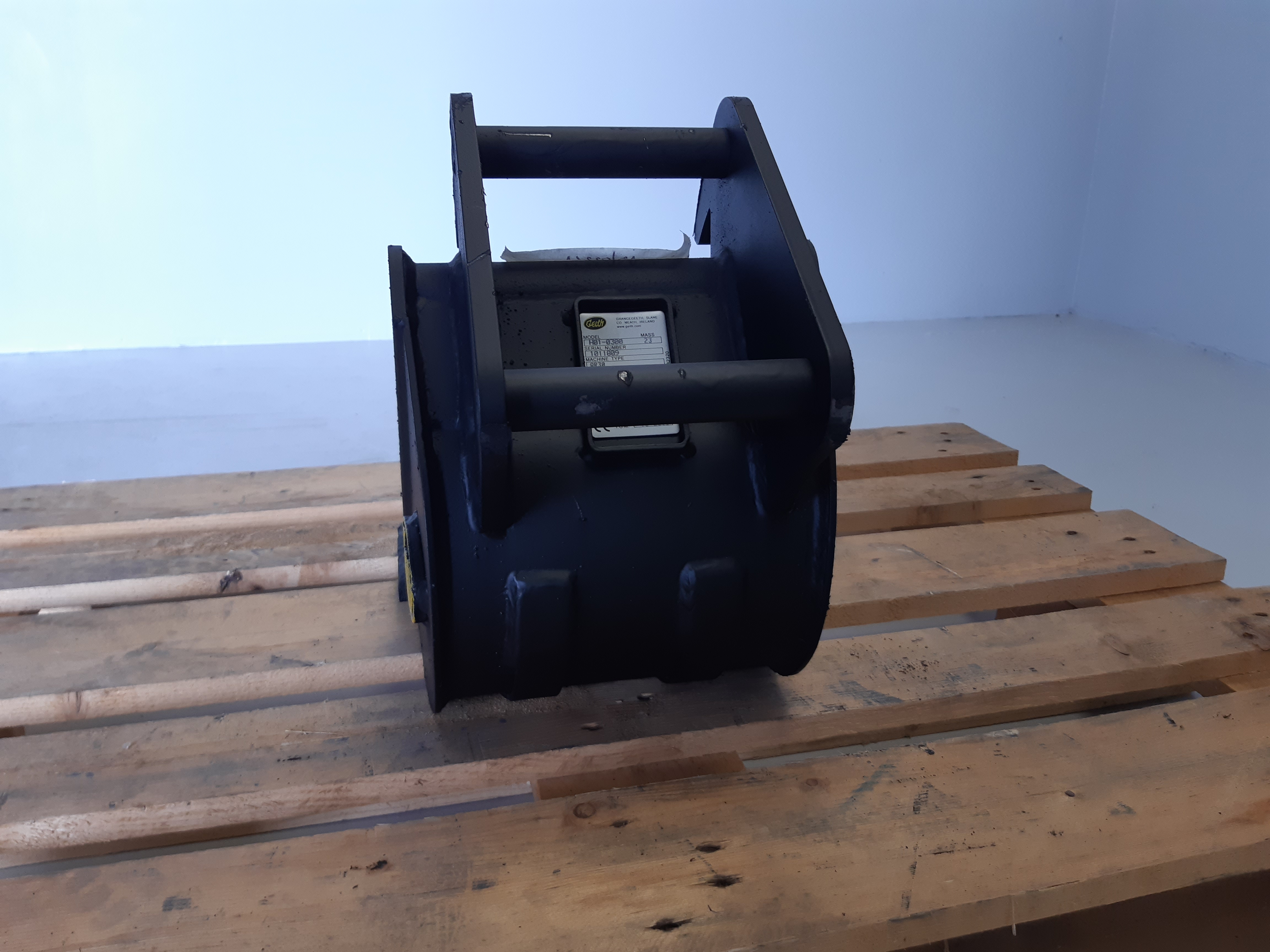 Godet 300mm dents boulonnées Esti pour coupleur Geith QR30 - H01 300 QR30