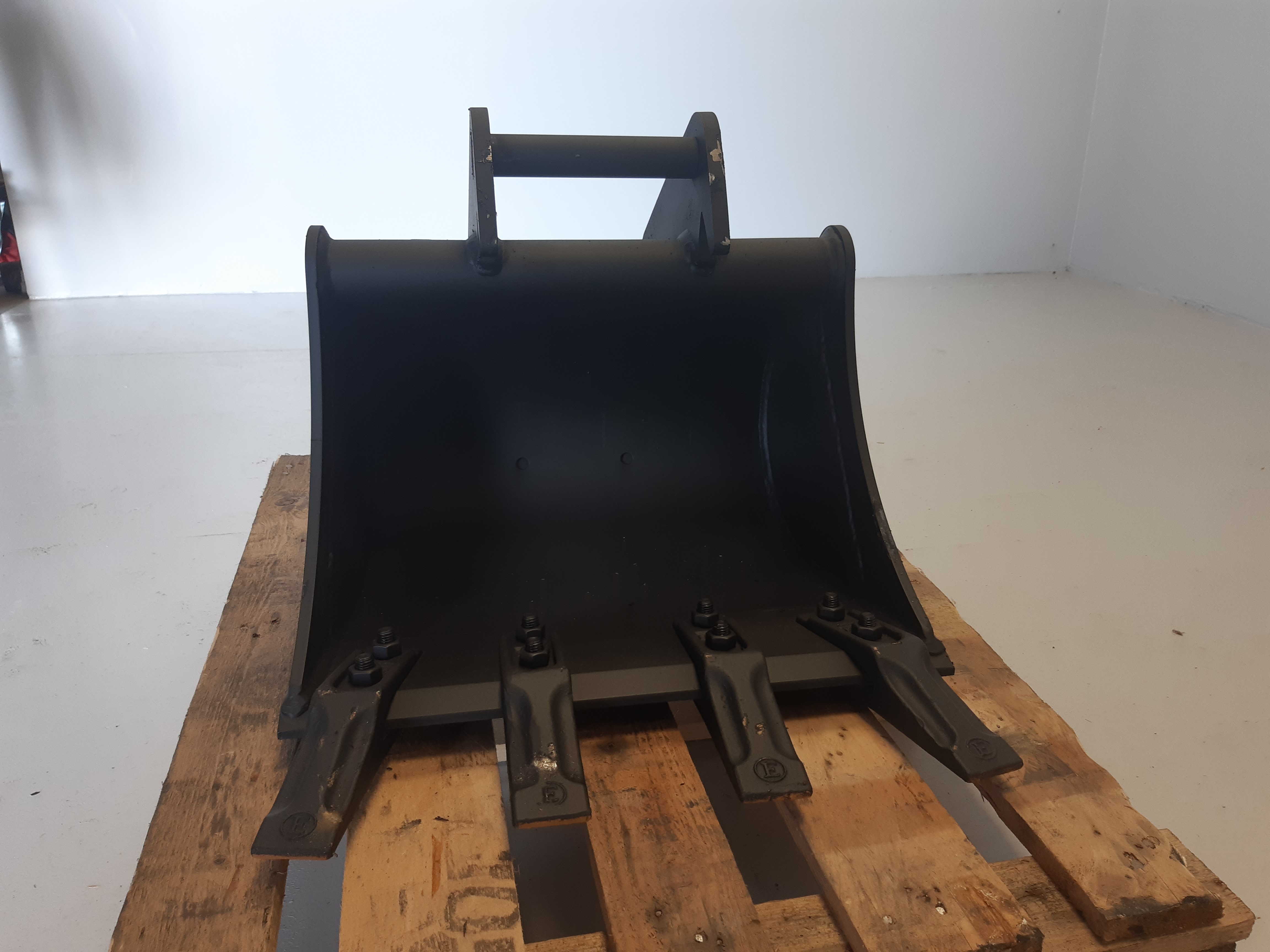 Godet 450mm dents boulonnees Esti pour coupleur Geith QR30 - H01 450 QR30