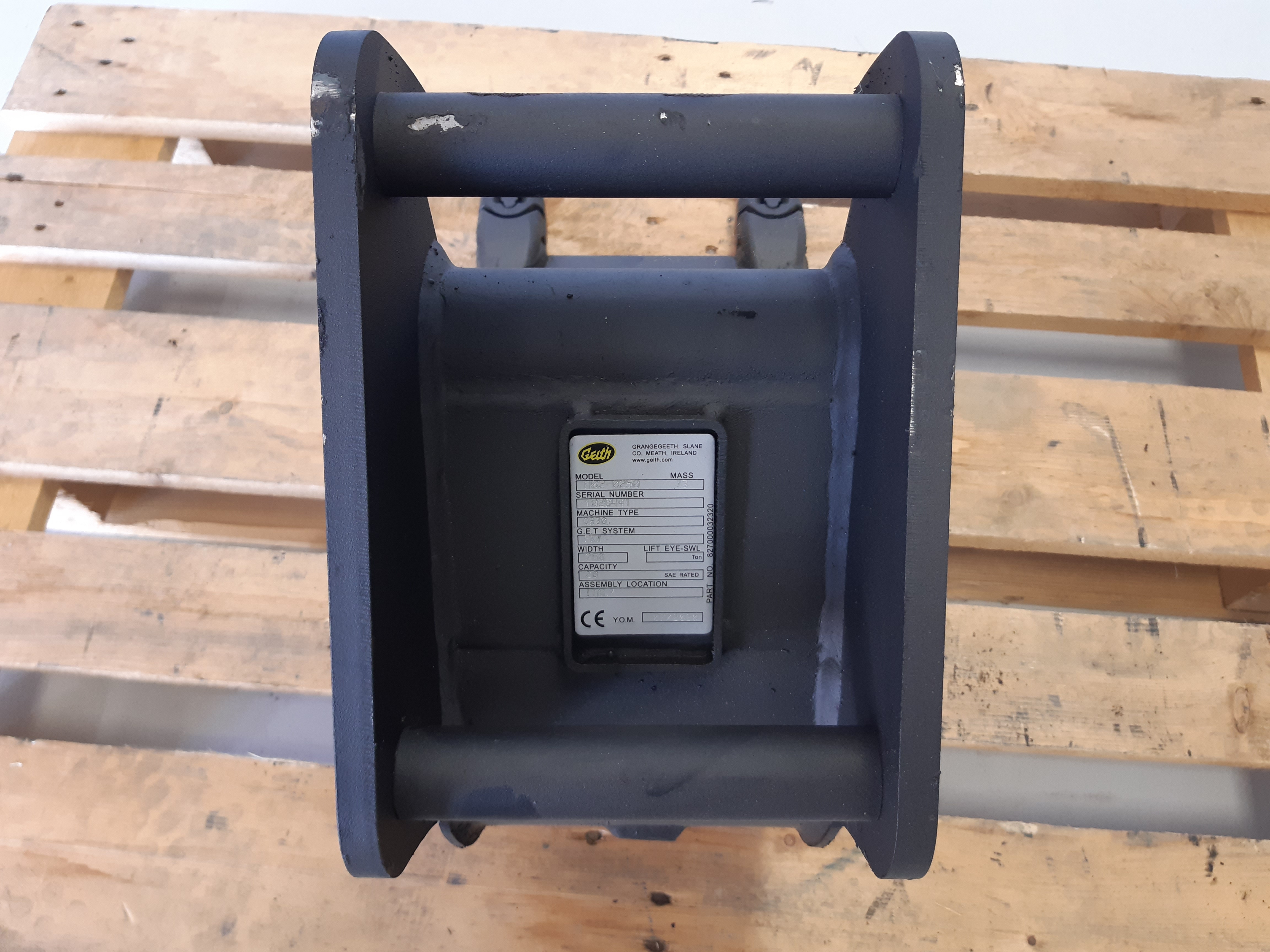 Godet de terrassement GEITH 250 mm avec dents Feurst V13SYL pour coupleur ou attache rapide GEITH QR30 - H02250QR30