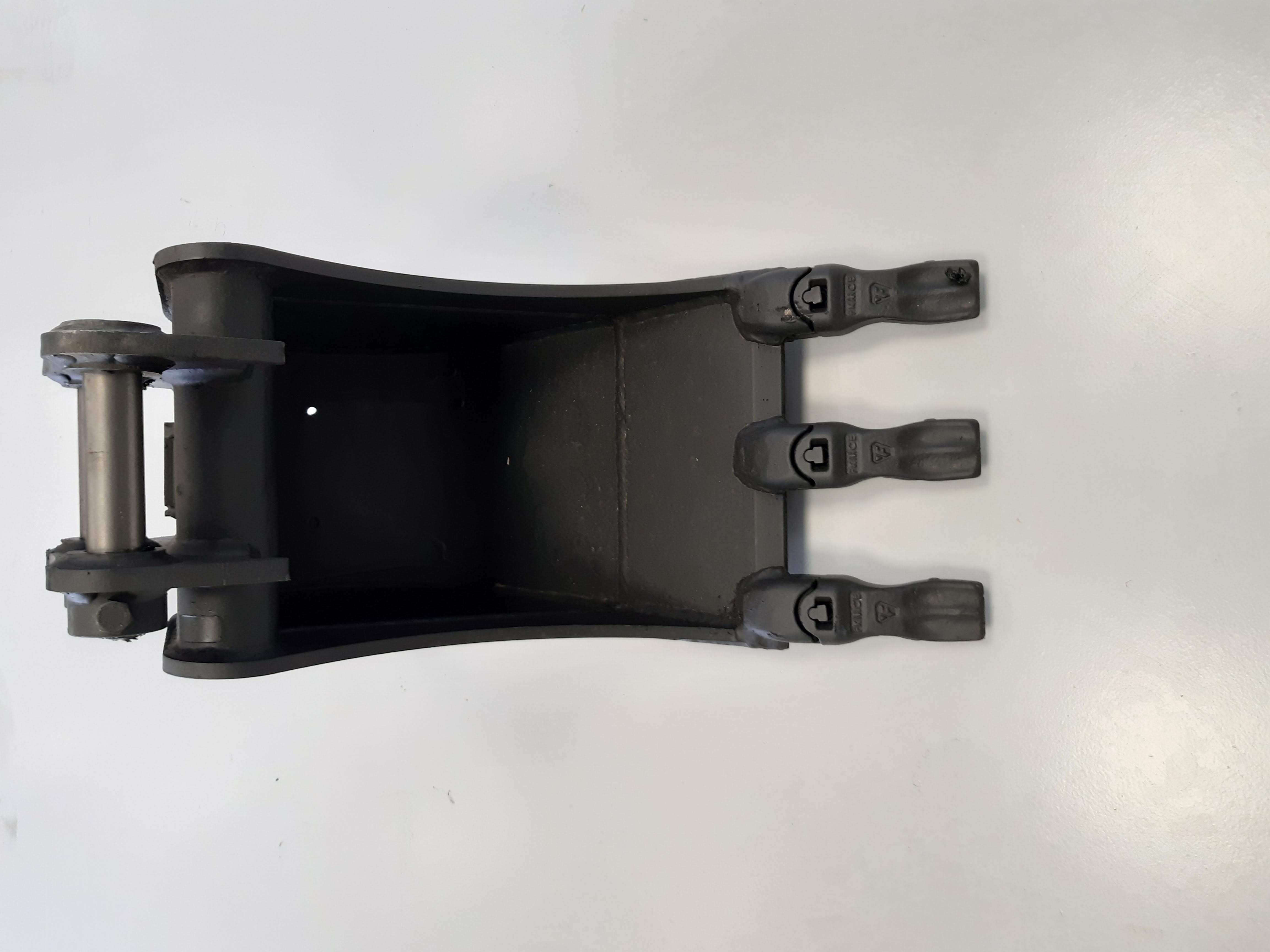 Godet de terrassement 300 mm GEITH avec dents FEURST FKMCE pour attache rapide JCB 980/B4000 - H02300JCBN