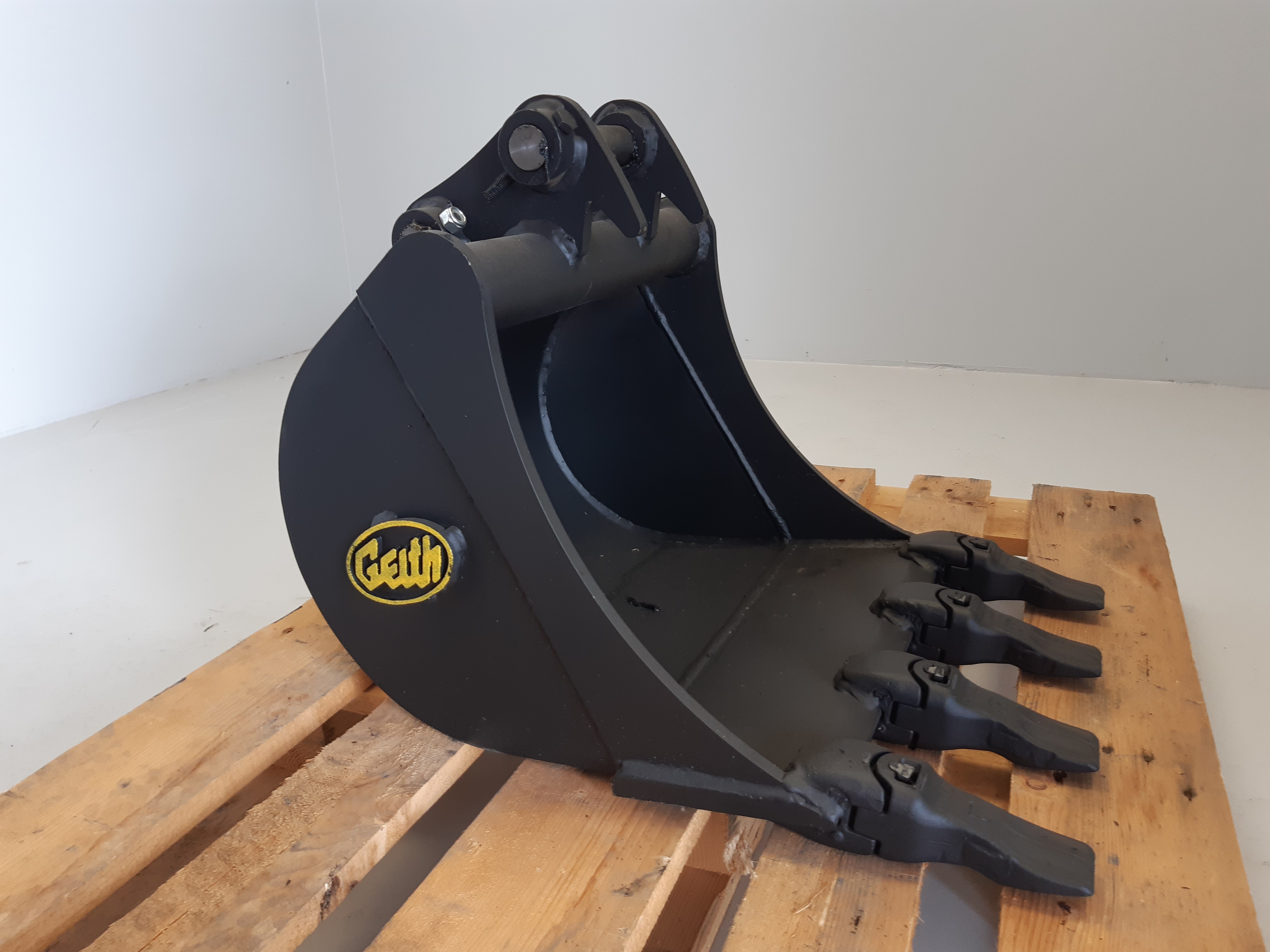 Godet de terrassement GEITH 450 mm équipé en dents Feurst FKMCE pour attache rapide JCB 980/B4000- H02450JCBN