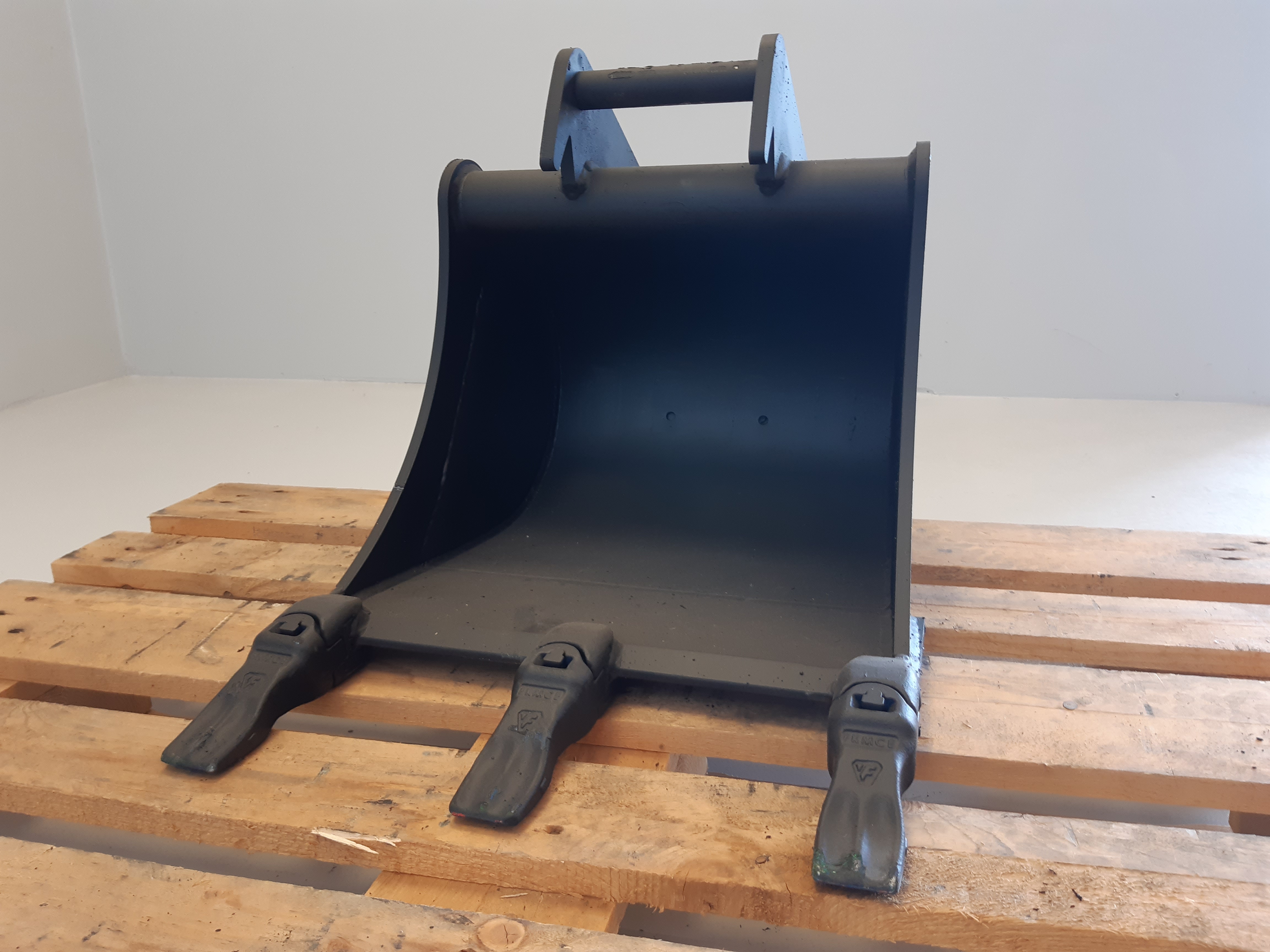 Godet de terrassement GEITH 450mm avec dents Feurst FKMCE pour coupleur ou attache rapide Geith QR30 - H02450QR30