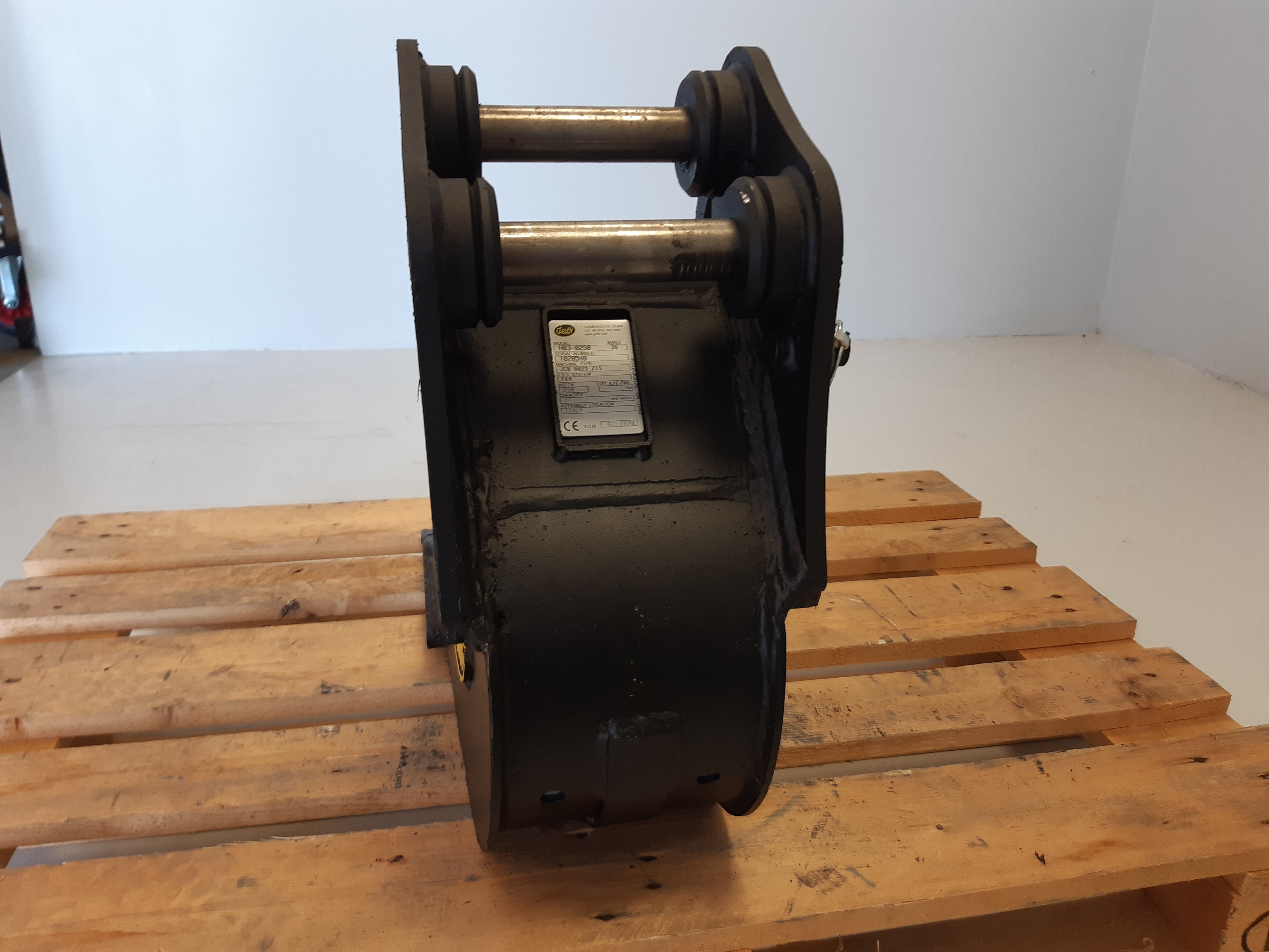 Godet de terrassement 250mm GEITH avec dents Feurst FKMCE pour attache rapide JCB 980/88451- H03250JCB