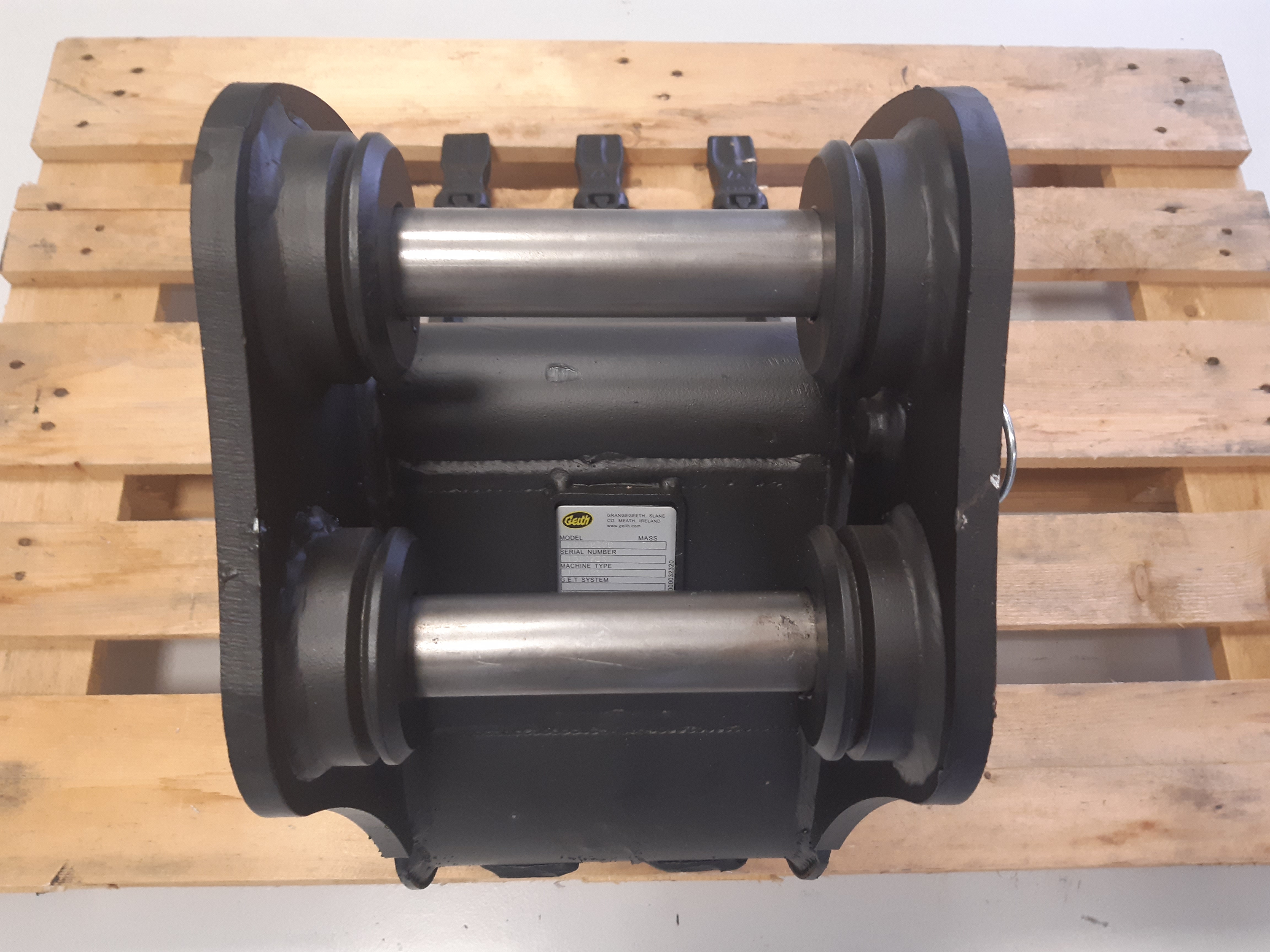 Godet de terrassement GEITH 300mm 3 dents Feurst FKMCE pour attache rapide JCB 8025-8026 - H03300JCB