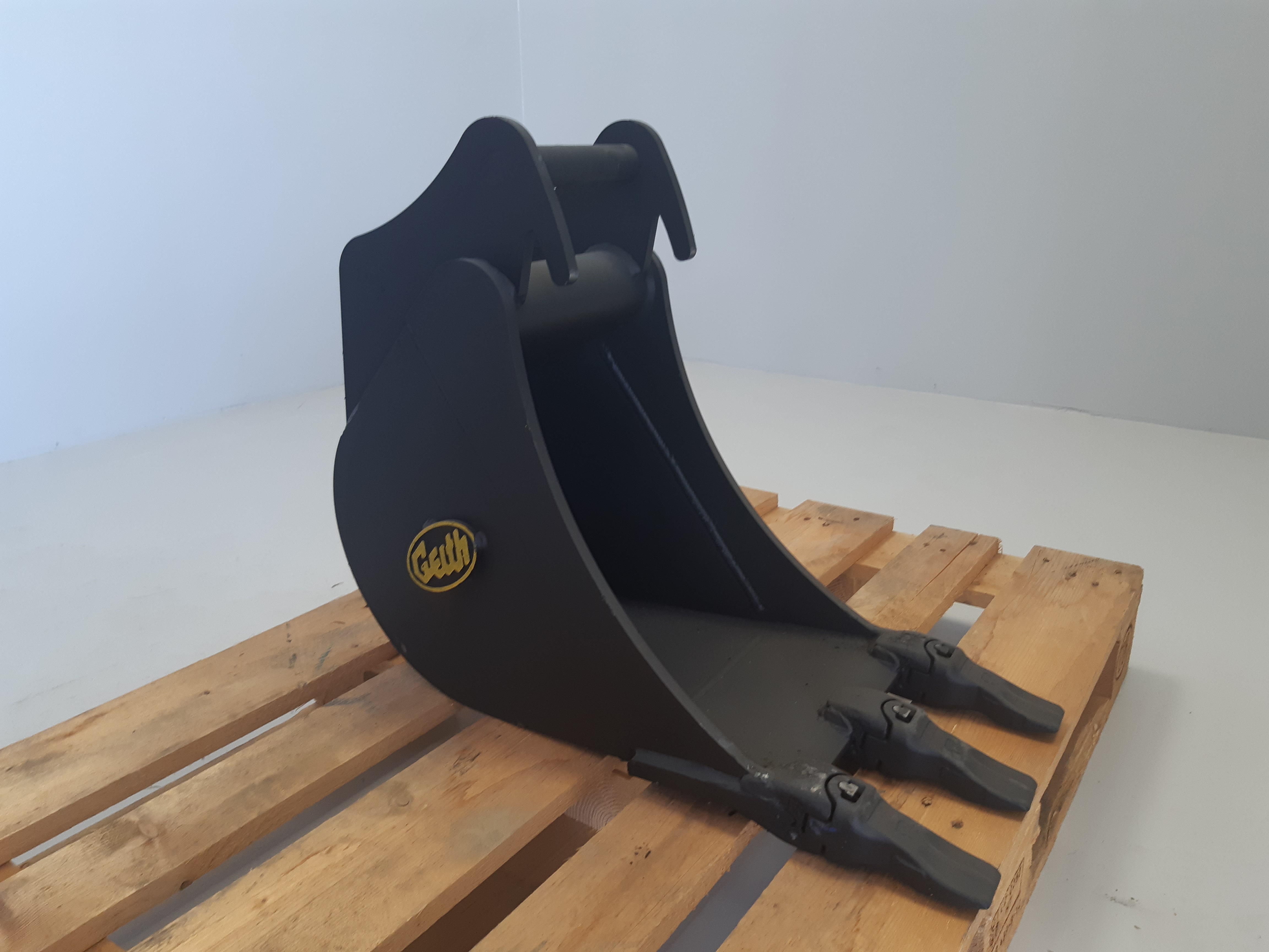 Godet de terrassement GEITH 300 mm équipé de 3 dents Feurst FKMCE pour coupleur ou attache rapide Martin M03 - H03300M03