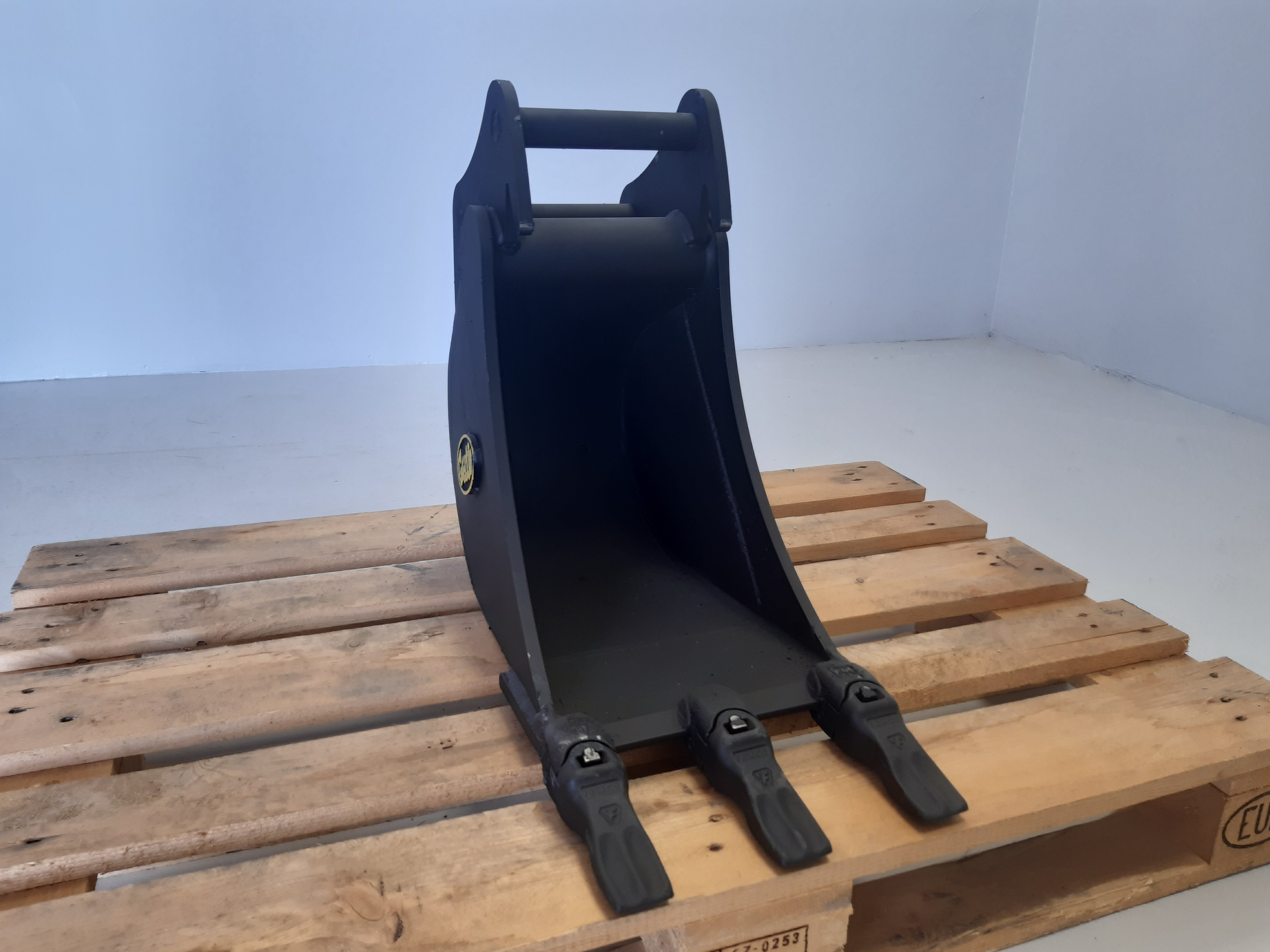 Godet de terrassement GEITH 300 mm équipé de 3 dents Feurst FKMCE pour coupleur ou attache rapide Martin M03 - H03300M03