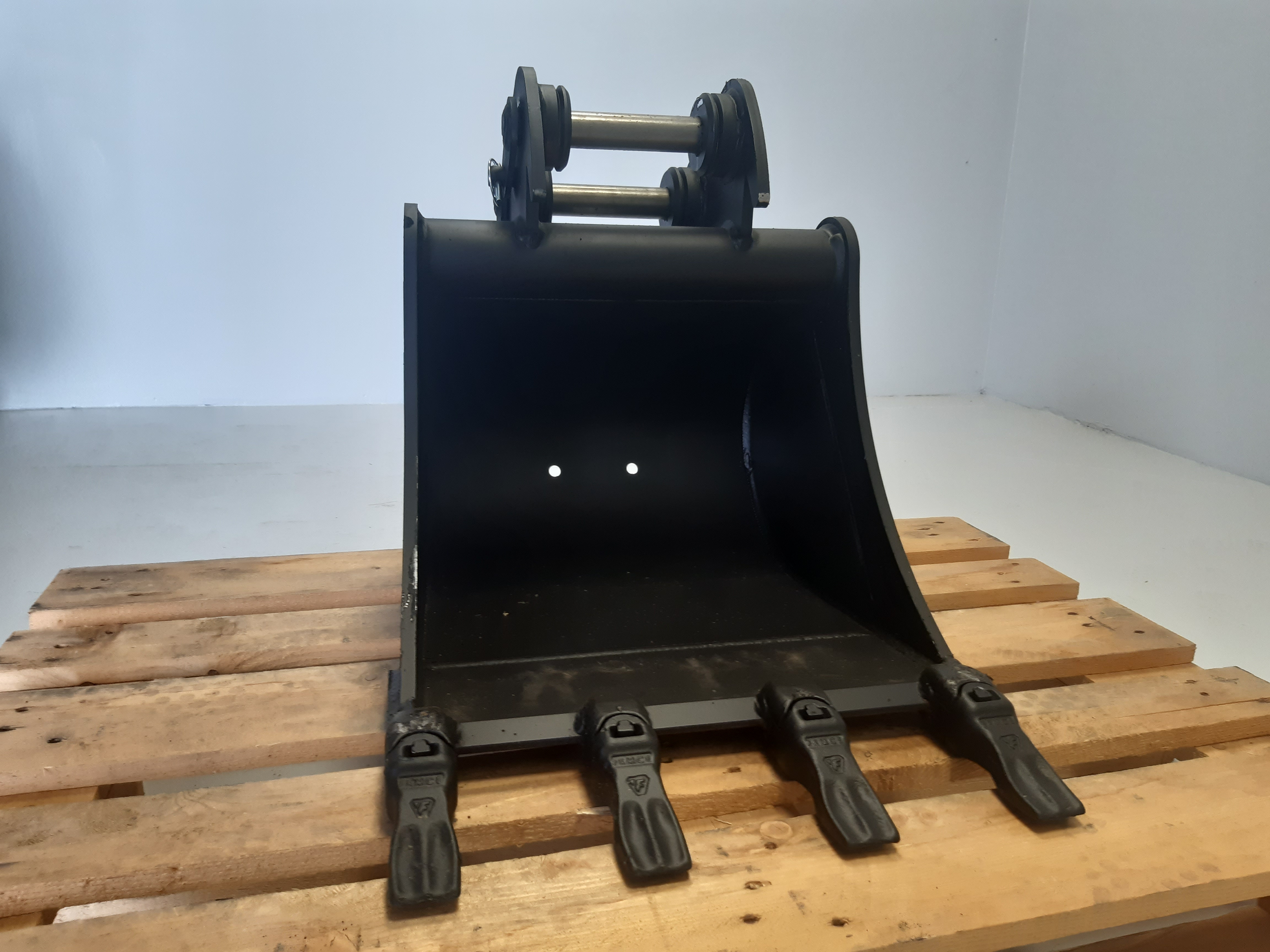 Godet de terrassement GEITH 500 mm avec dents Feurst FKMCE pour attache rapide JCB 8025-8026 - H03500JCB