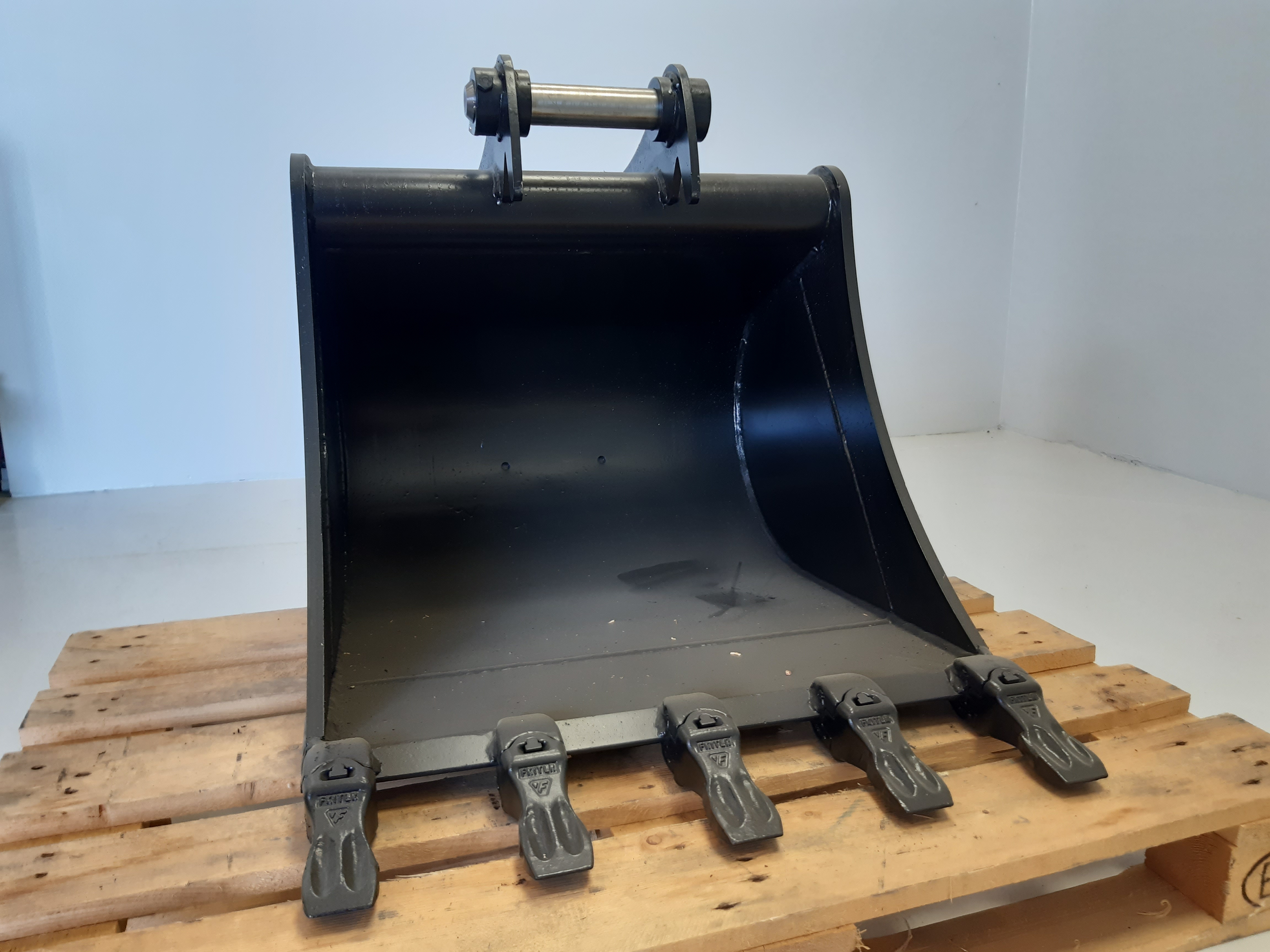 Godet 700mm Geith dents Feurst FK1TLR H06 700 JCB N