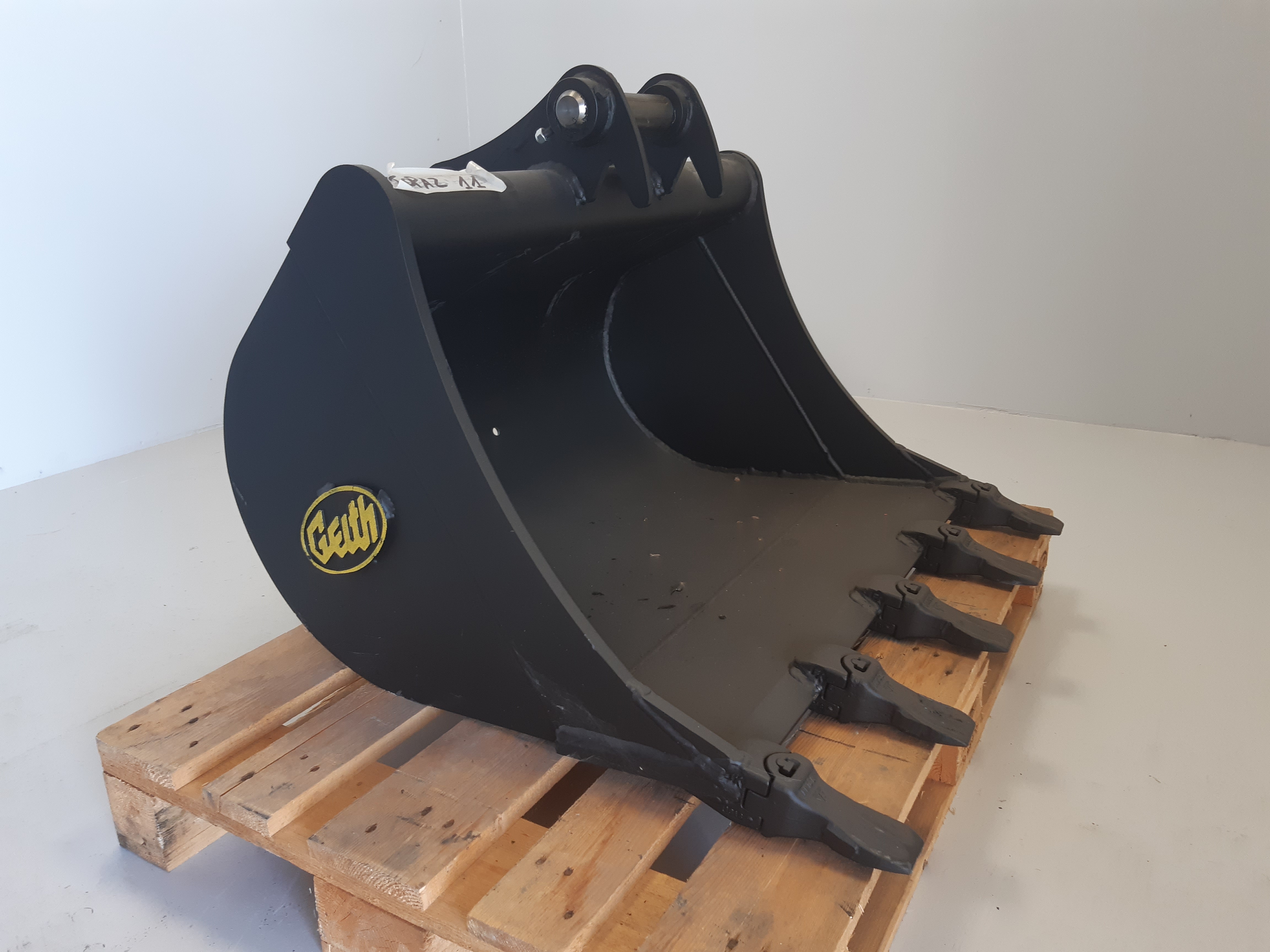 Godet 900mm Geith dents Feurst FK1TLR attache JCB - H06 900 JCB N