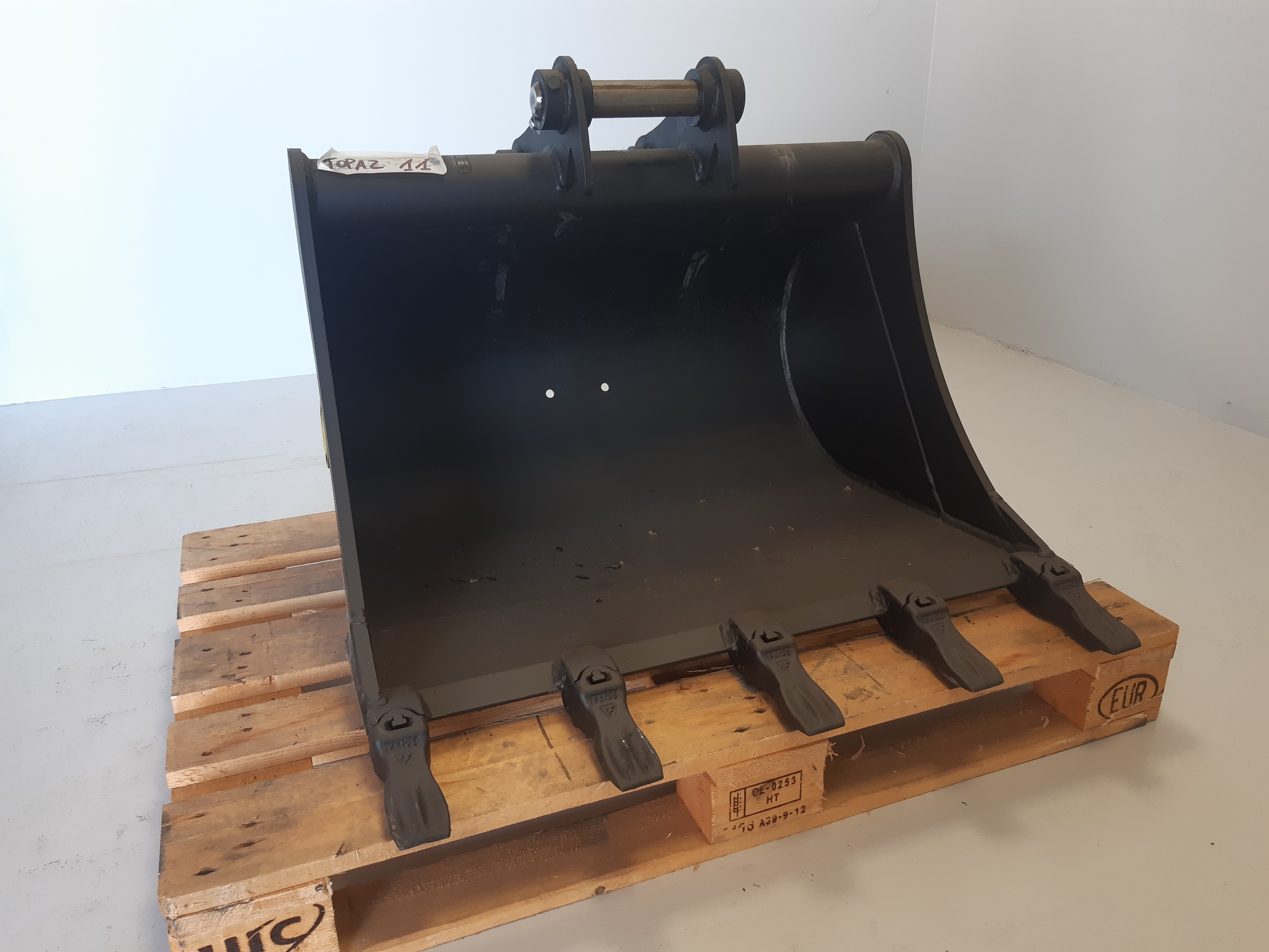 Godet 900mm Geith dents Feurst FK1TLR attache JCB - H06 900 JCB N