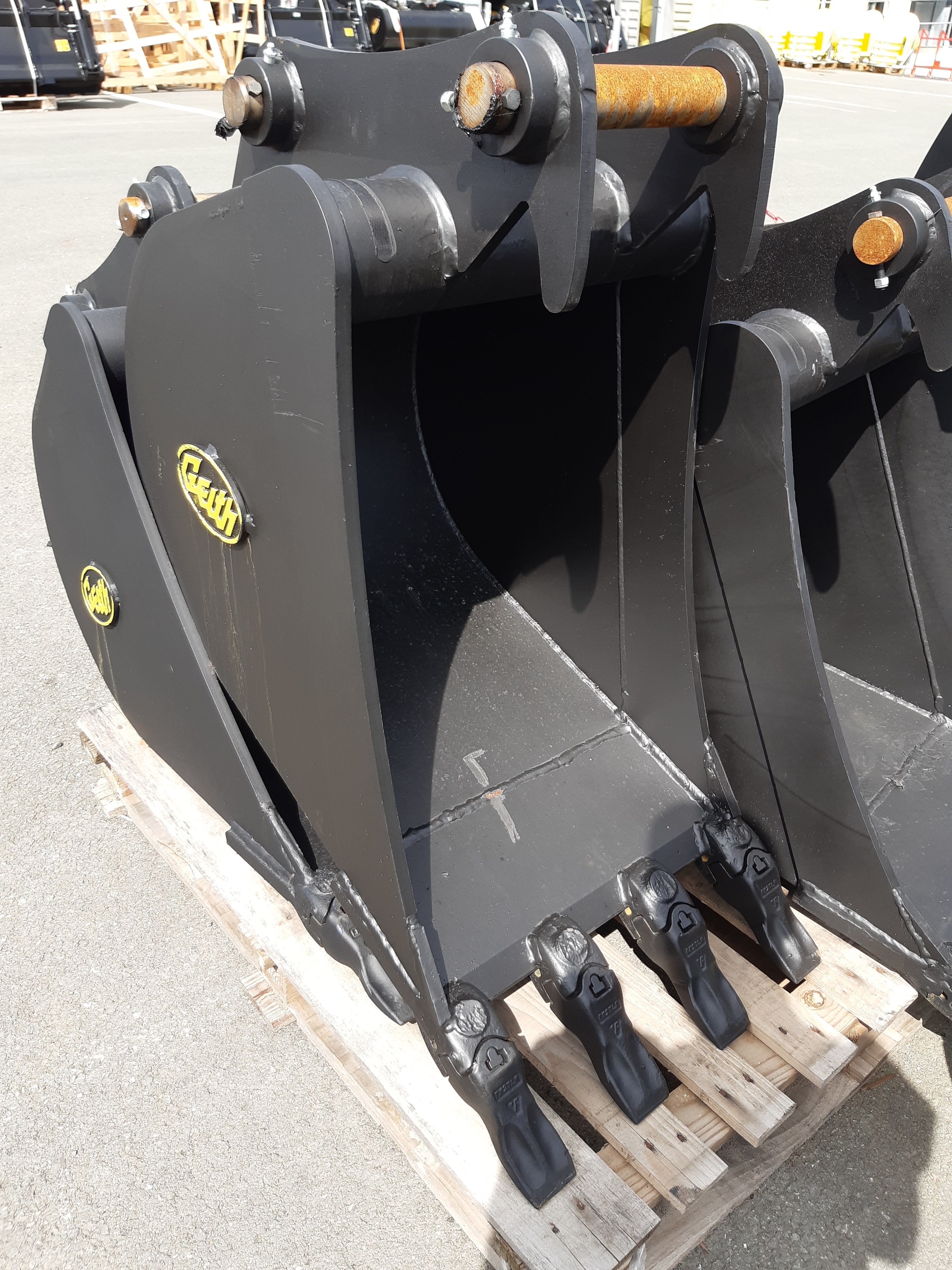 Godet de terrassement GEITH 500mm avec dents FEURST FK2 pour attache rapide JCB 980/88833- H08500JCBFK2