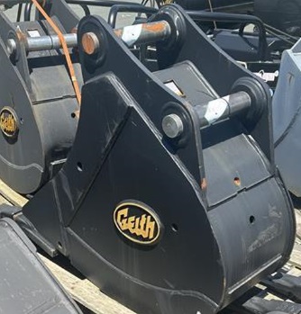 GODET DE TERRASSEMENT GEITH 450MM 14 TONNES - 3 DENTS CATERPILLAR SYSTEME J