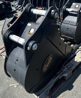 GODET DE TERRASSEMENT GEITH 450MM 14 TONNES - 3 DENTS CATERPILLAR SYSTEME J