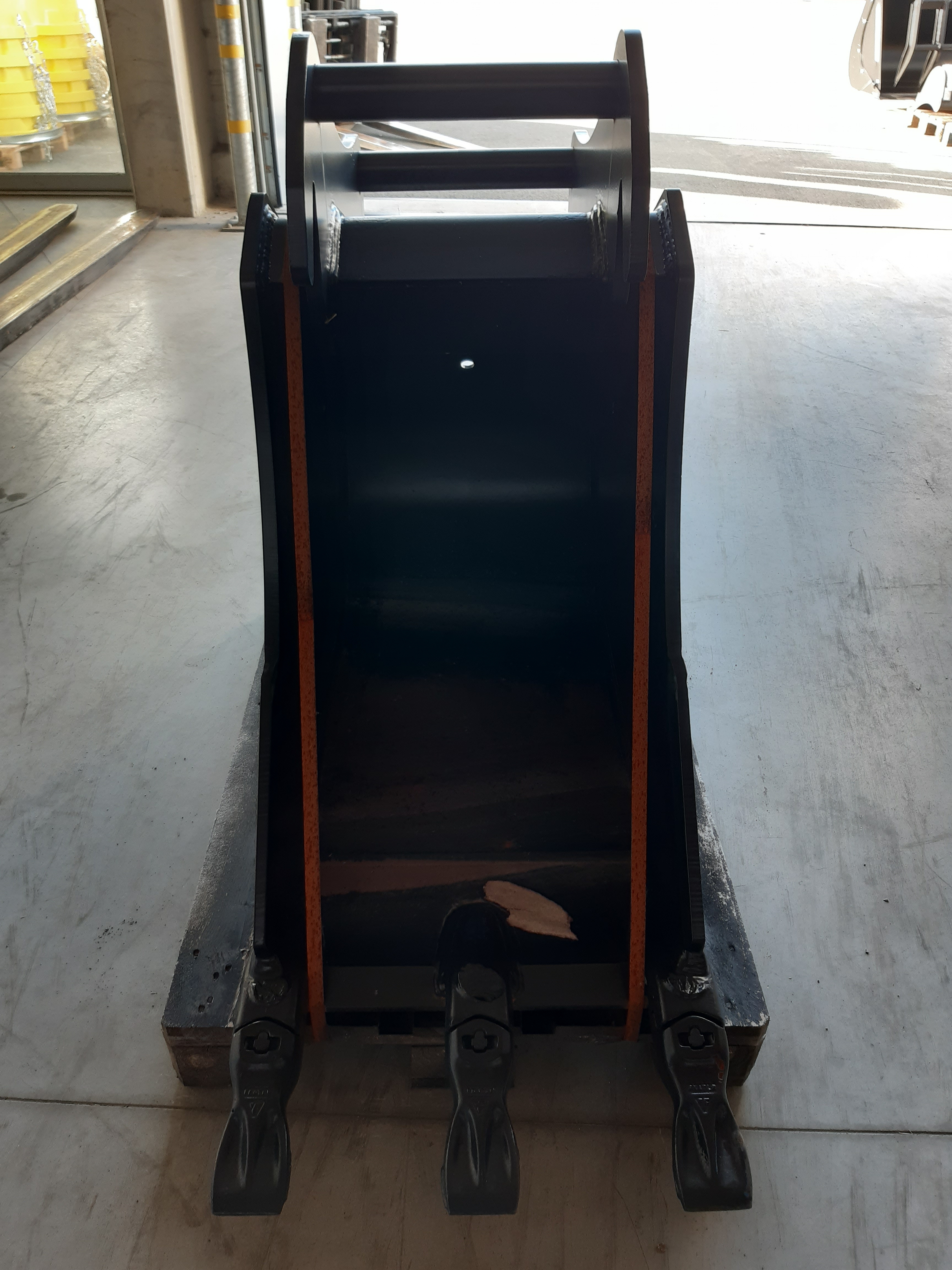 Godet 600mm Geith dents Feurst FK4TLR pour coupleur Volvo S6 - H14 0600 S6