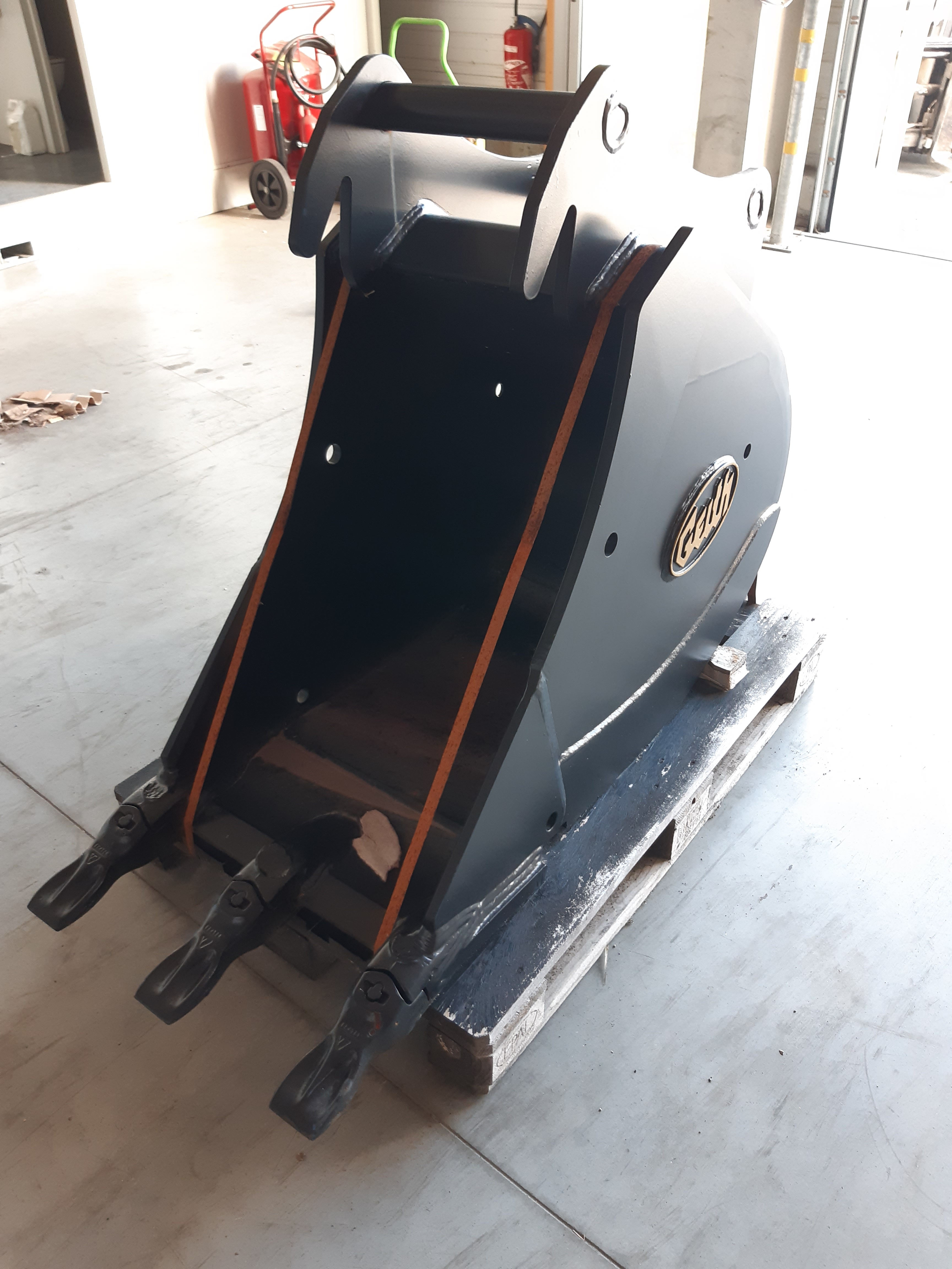 Godet 600mm Geith dents Feurst FK4TLR pour coupleur Volvo S6 - H14 0600 S6