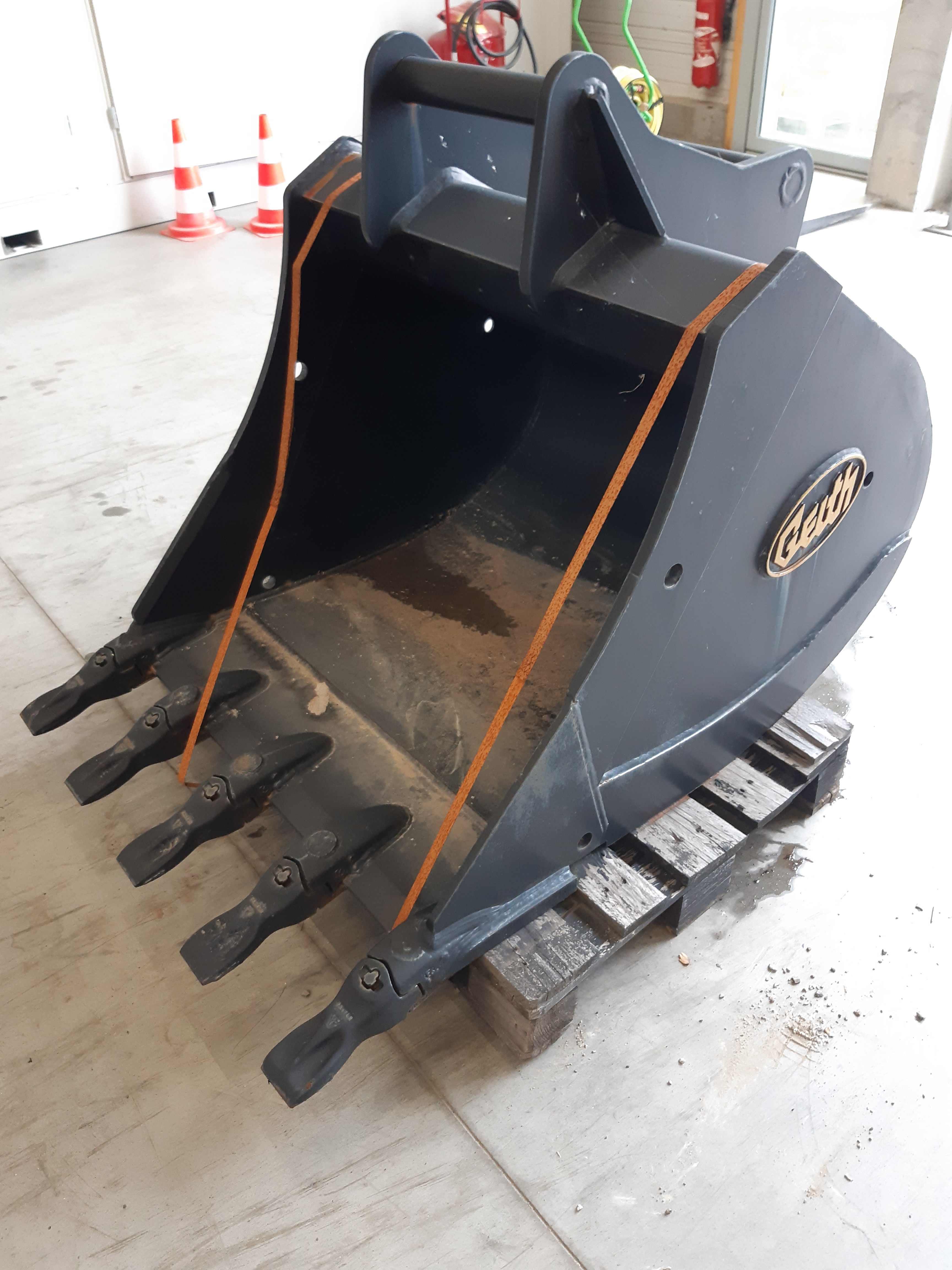 Godet 1000mm Geith dents FK4TLR pour coupleur Volvo S6 - H14 1000 S6