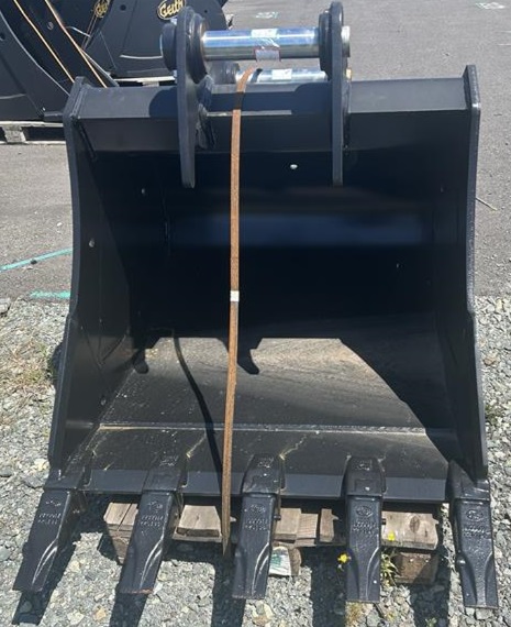 GODET DE TERRASSEMENT GEITH 1100MM 14 TONNES, 5 DENTS CATERPILLAR 1U3301