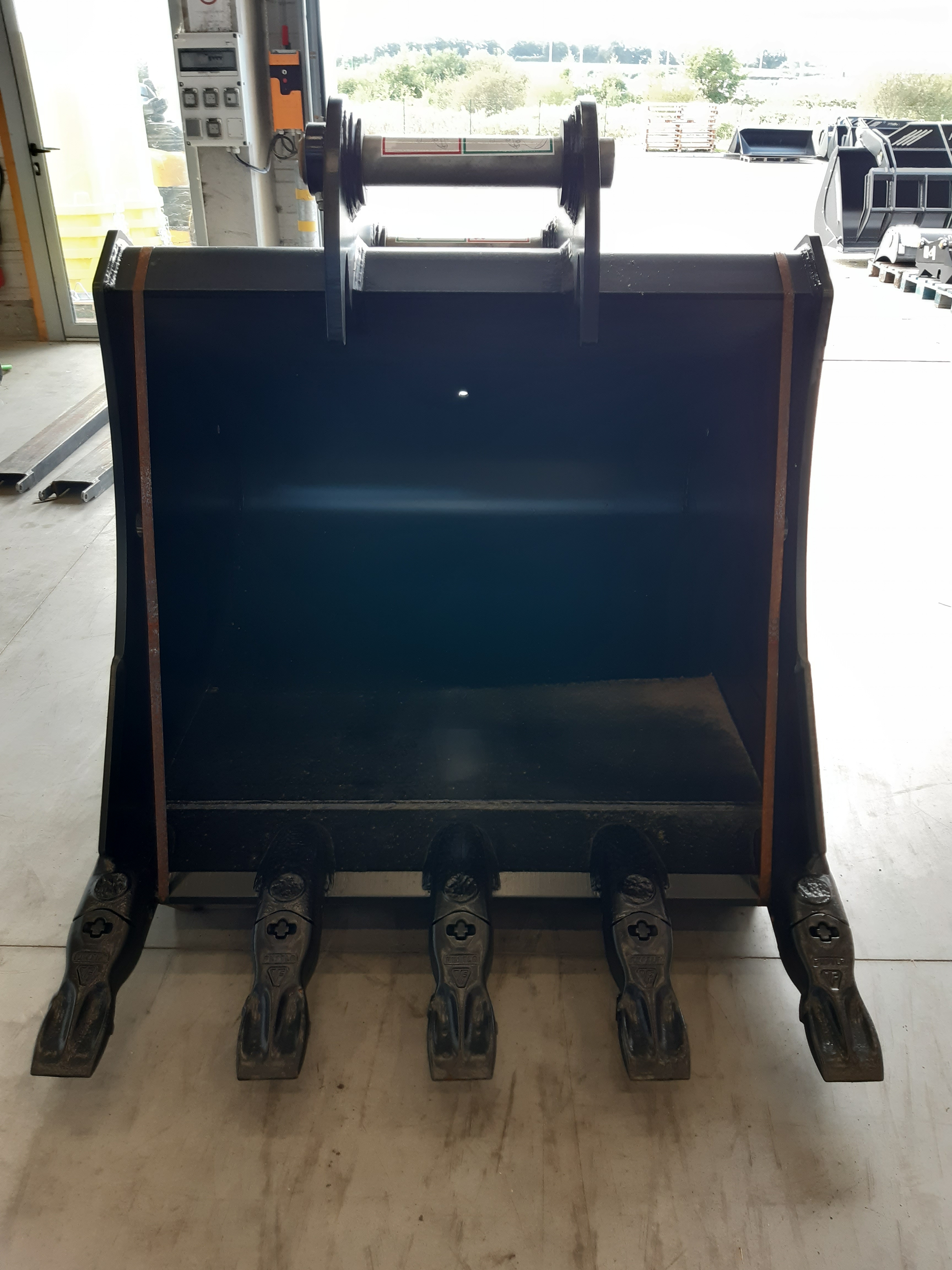 Godet 1350mm Geith dents Feurst FK7TLR - H25-1350 DOO