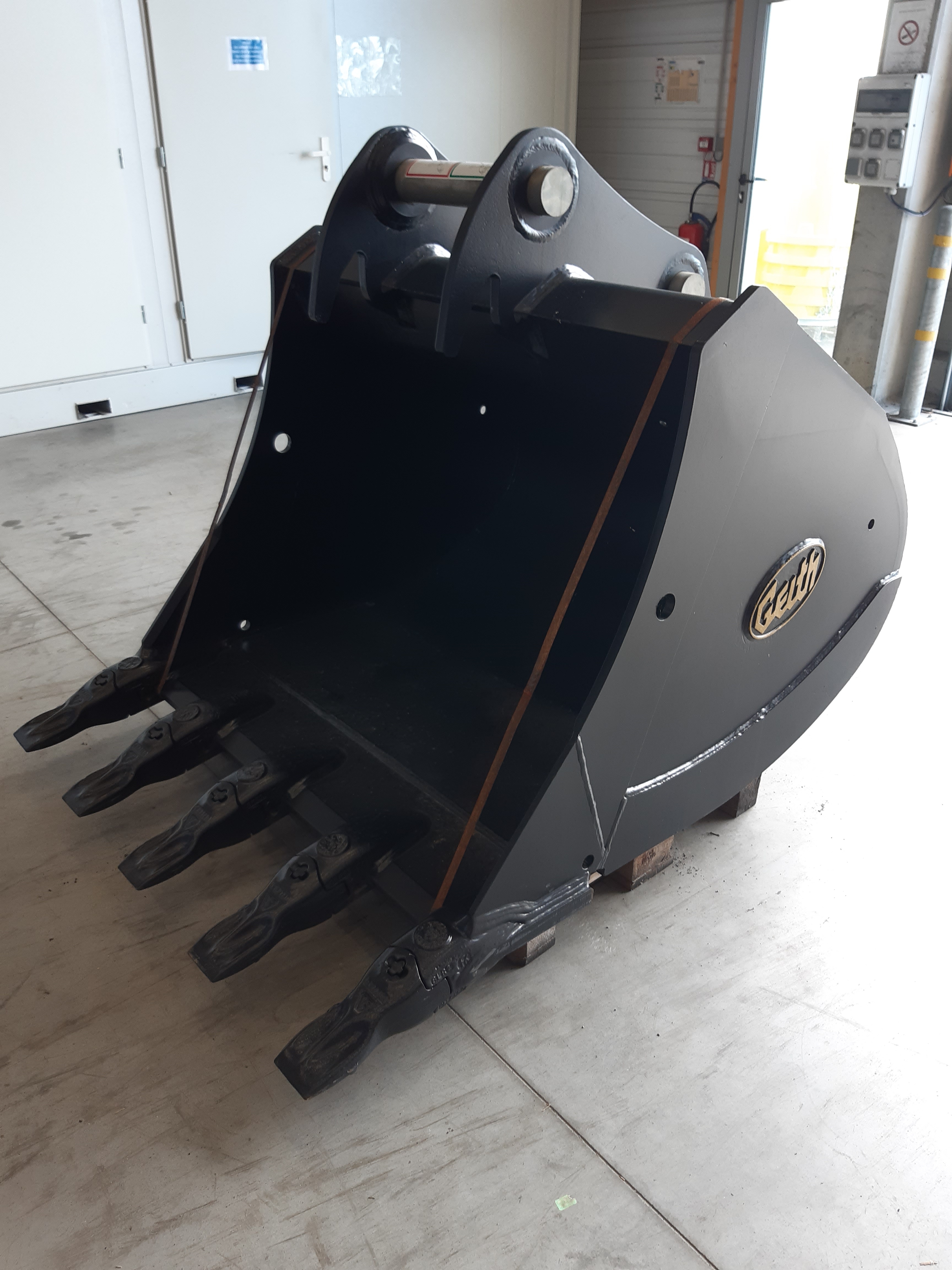 Godet 1350mm Geith dents Feurst FK7TLR - H25-1350 DOO