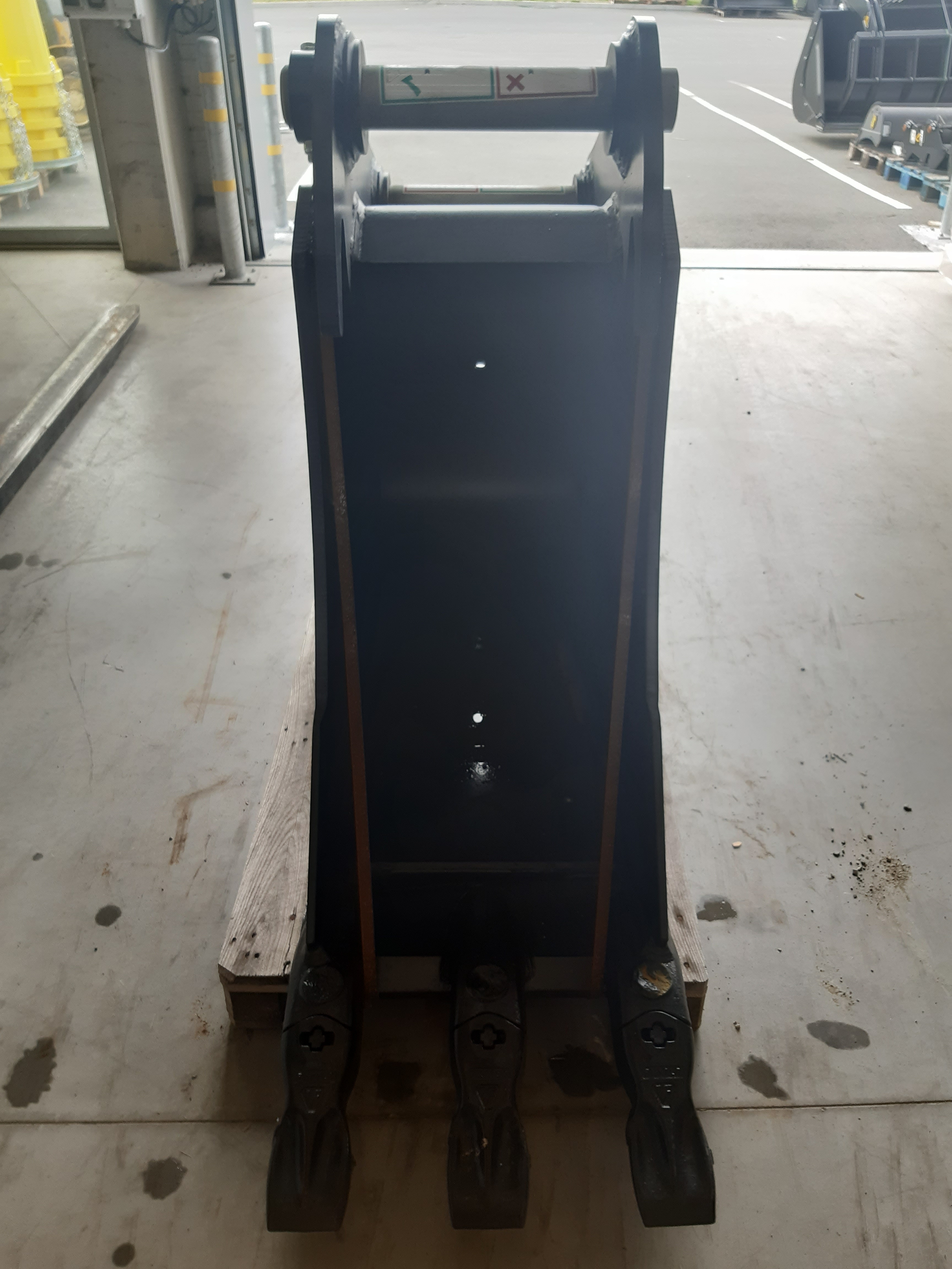 Godet 600mm Geith dents Feurst FK7TLRTLR reprise Doosan pour DX225 - H25-600 DOO