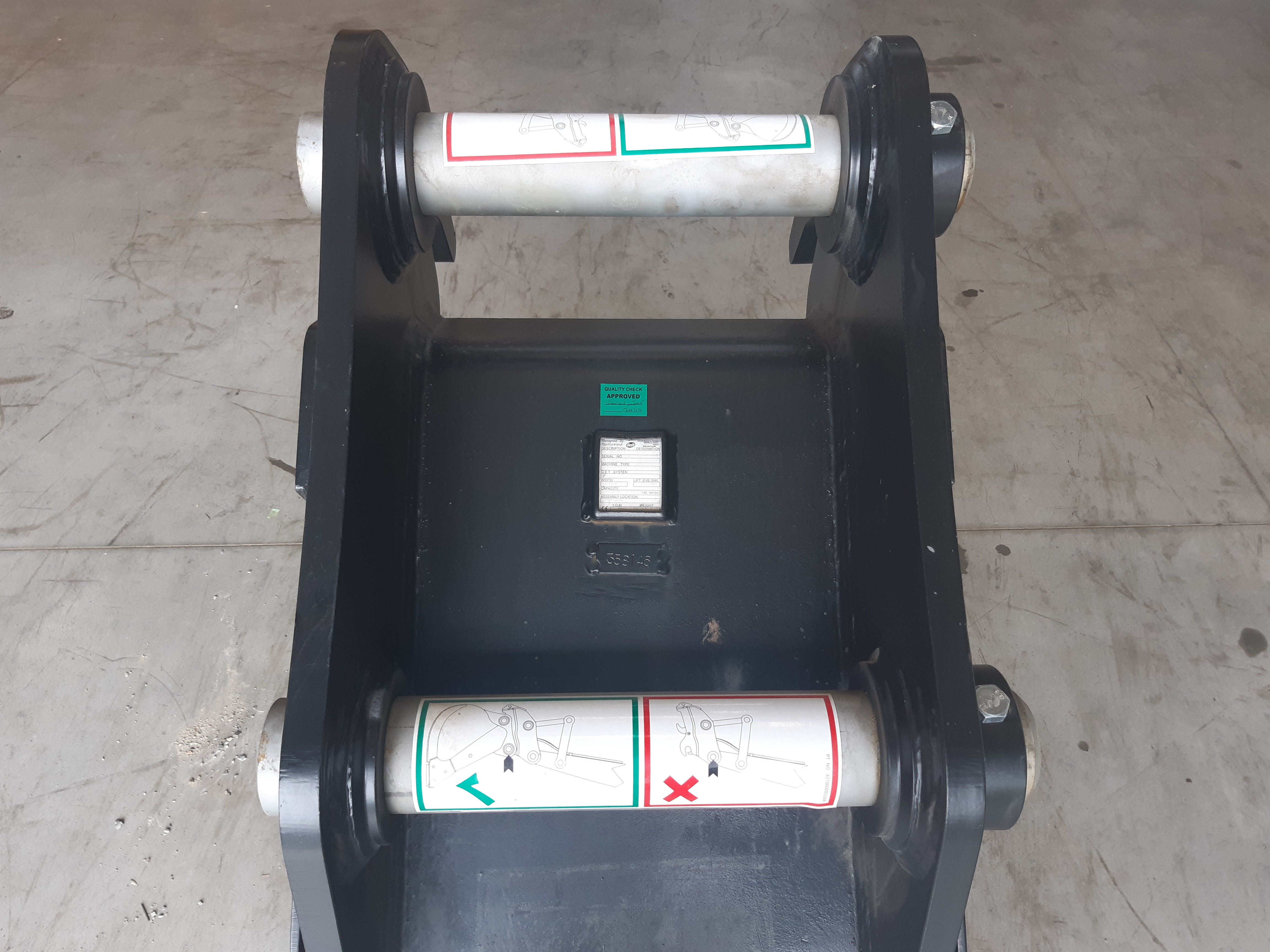 Godet 600mm Geith dents Feurst FK7TLRTLR reprise Doosan pour DX225 - H25-600 DOO