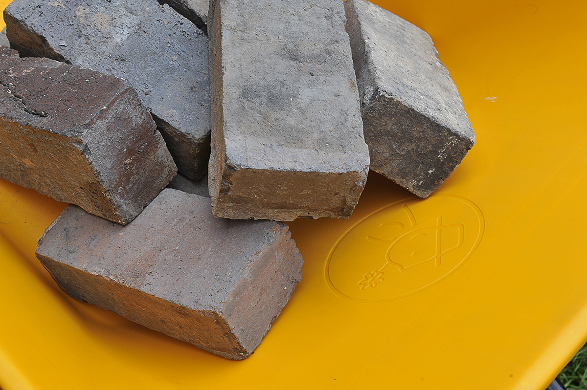 Brouette Haemmerlin Polypro Pick Up 110L Jaune Roue Gonflée - 305122205