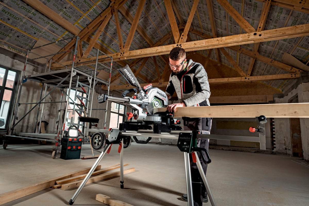 Scie à onglets radiale 18 V KGS 18 LTX BL 305 - METABO - 614305850