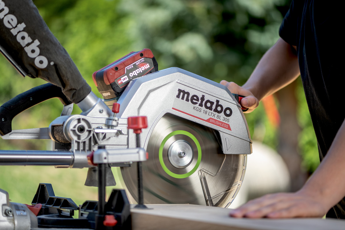 Scie à onglets radiale 18 V KGS 18 LTX BL 305 - METABO - 614305850