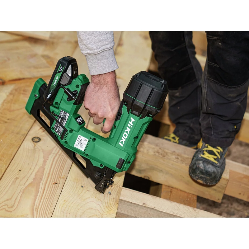 Cloueur 90mm 21°- 18v Li-ion Brushless - tête ronde bande plastique - sans batterie ni chargeur - HIKOKI - NR1890DRAW9Z