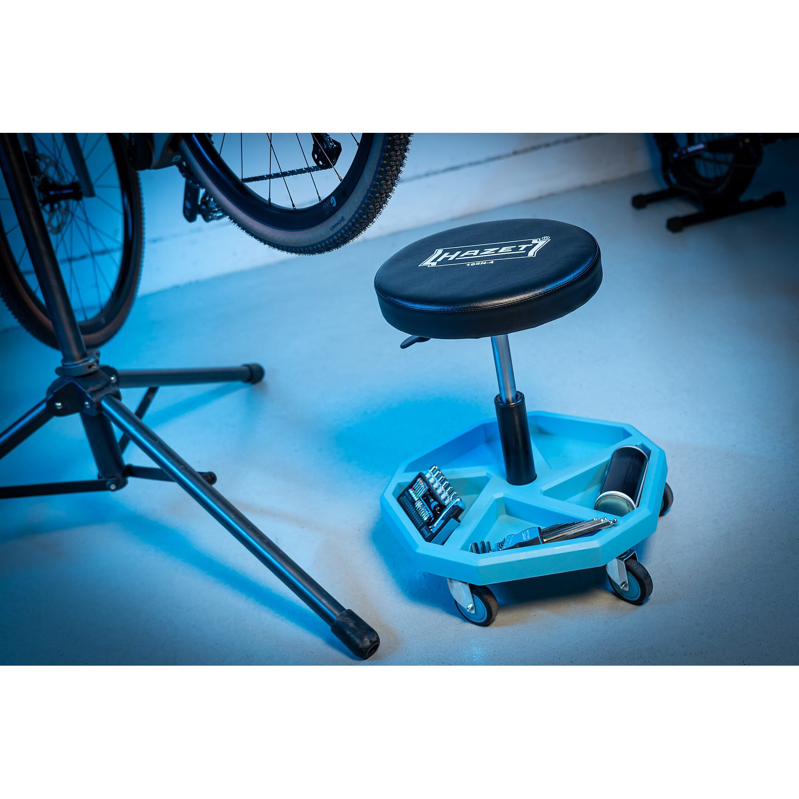 Siège de travail réglable 430-550 mm coussin 350 mm avec porte-outils HAZET - 195N-4