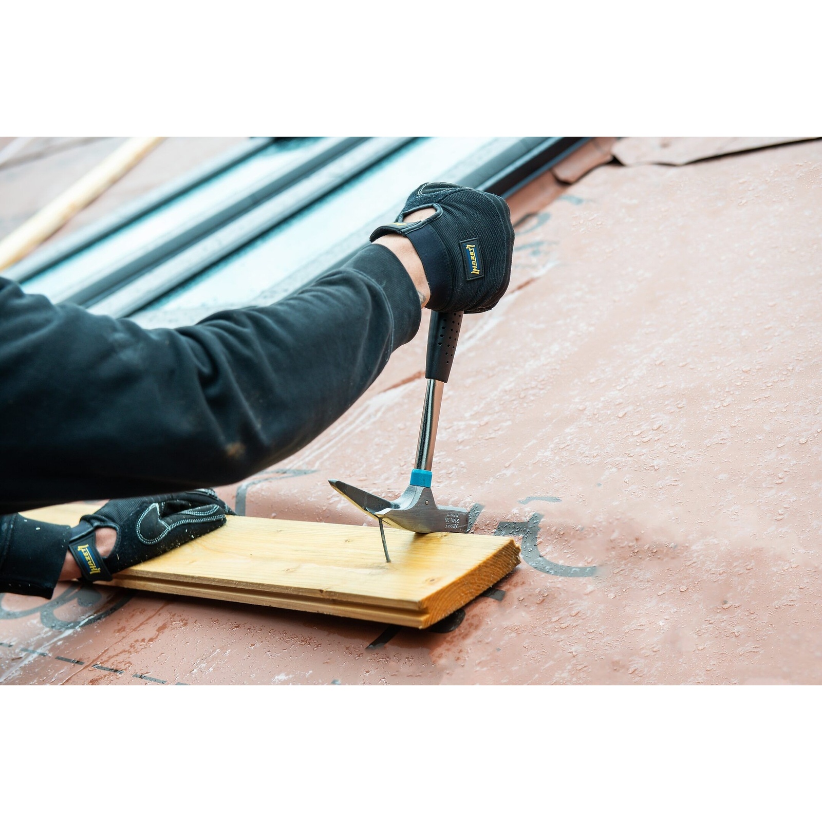 Marteau de charpentier 600 g manche acier tubulaire avec logement magnétique HAZET - 2138-600