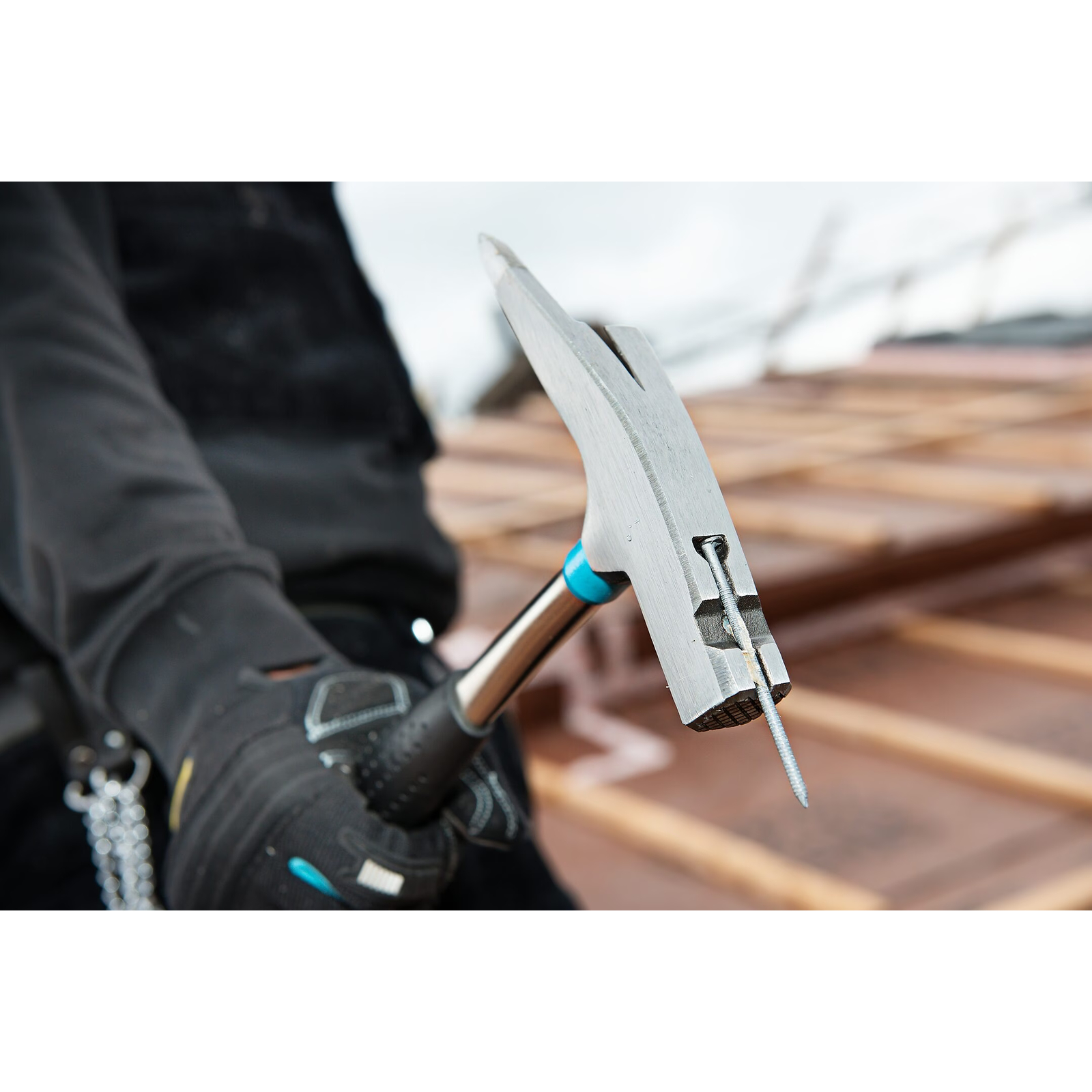 Marteau de charpentier 600 g manche acier tubulaire avec logement magnétique HAZET - 2138-600