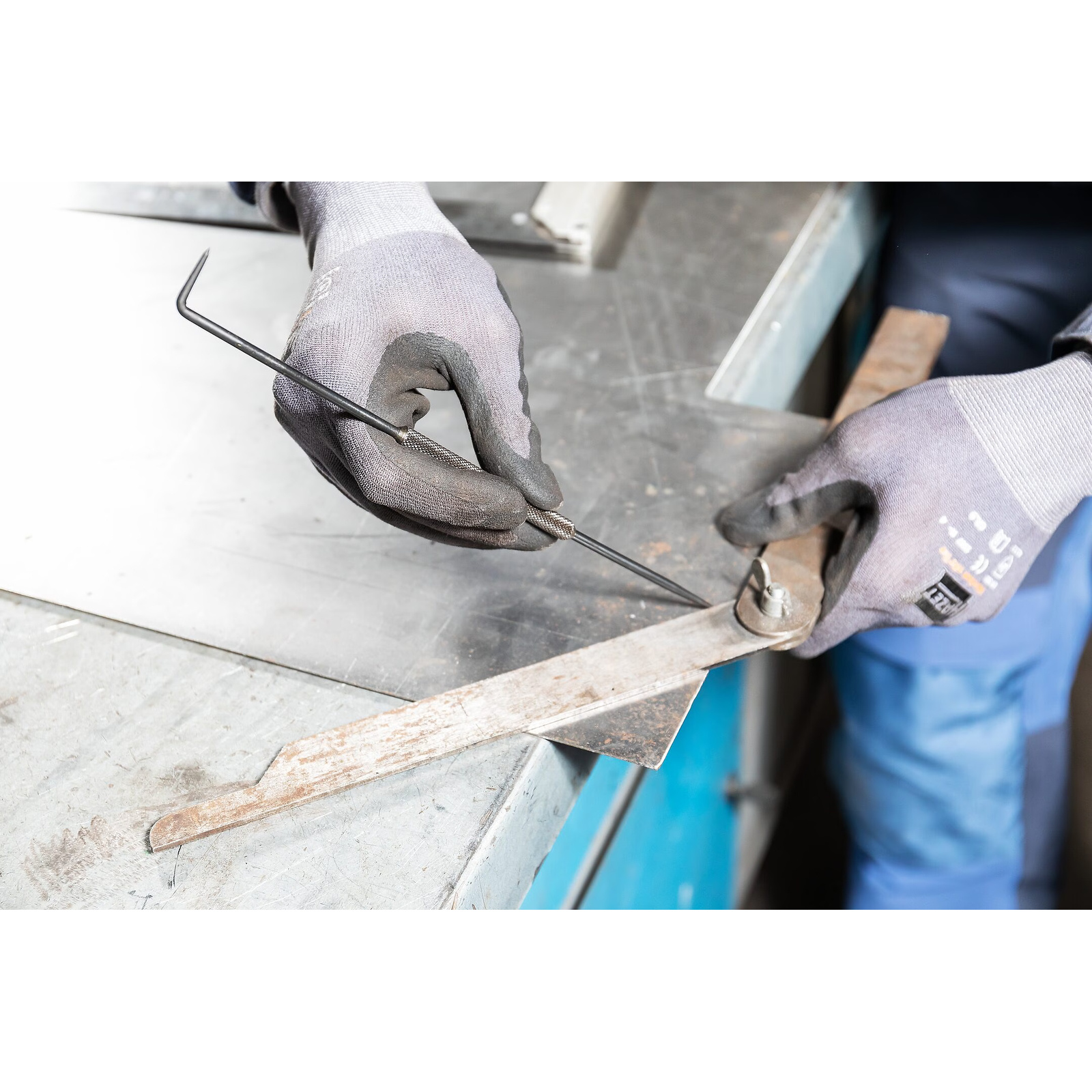 Pointe à tracer 240 mm brunie huilée pour métal HAZET - 2150