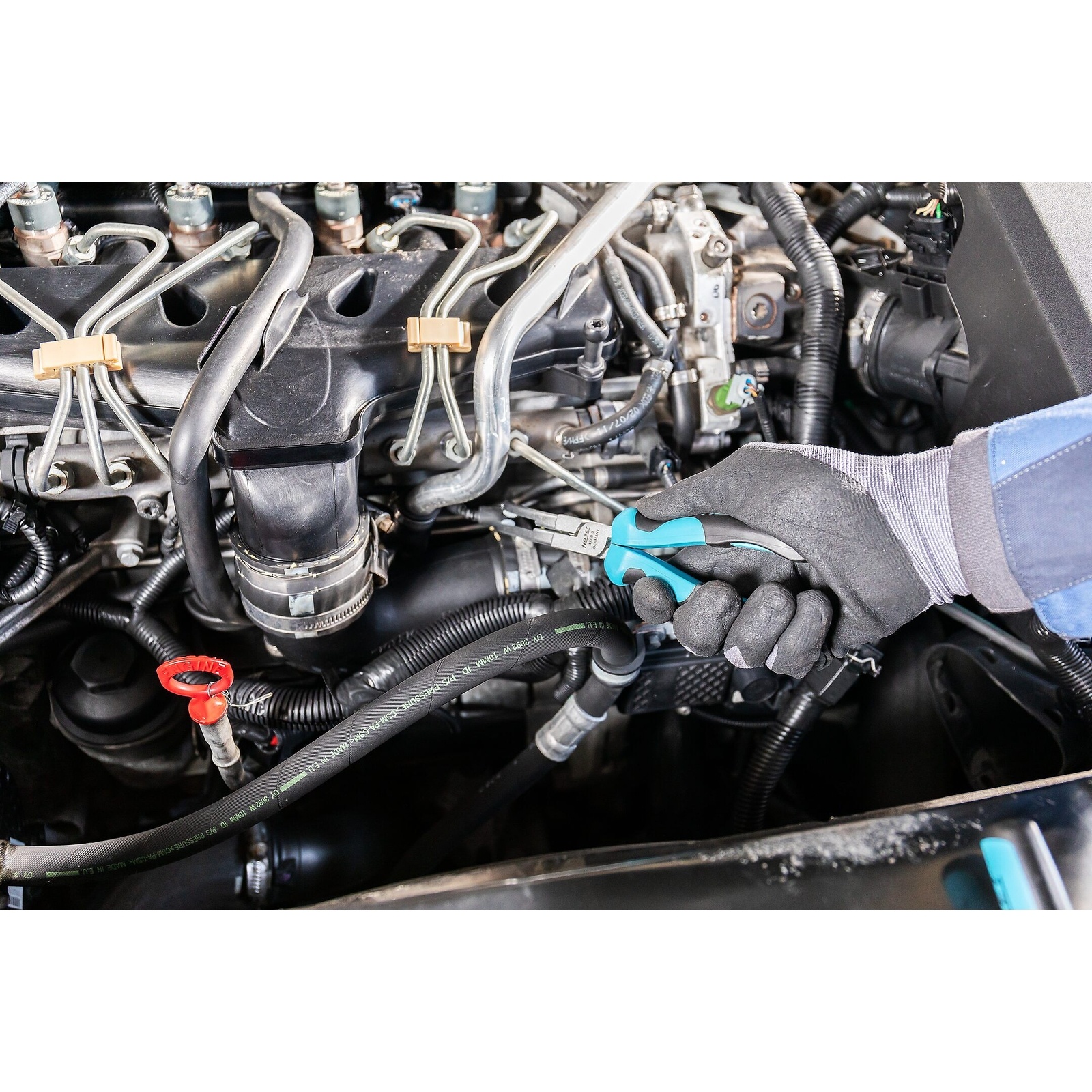 Pince montage et démontage cosses bougies préchauffage moteurs diesel avec manches bimatières HAZET - 4760-5