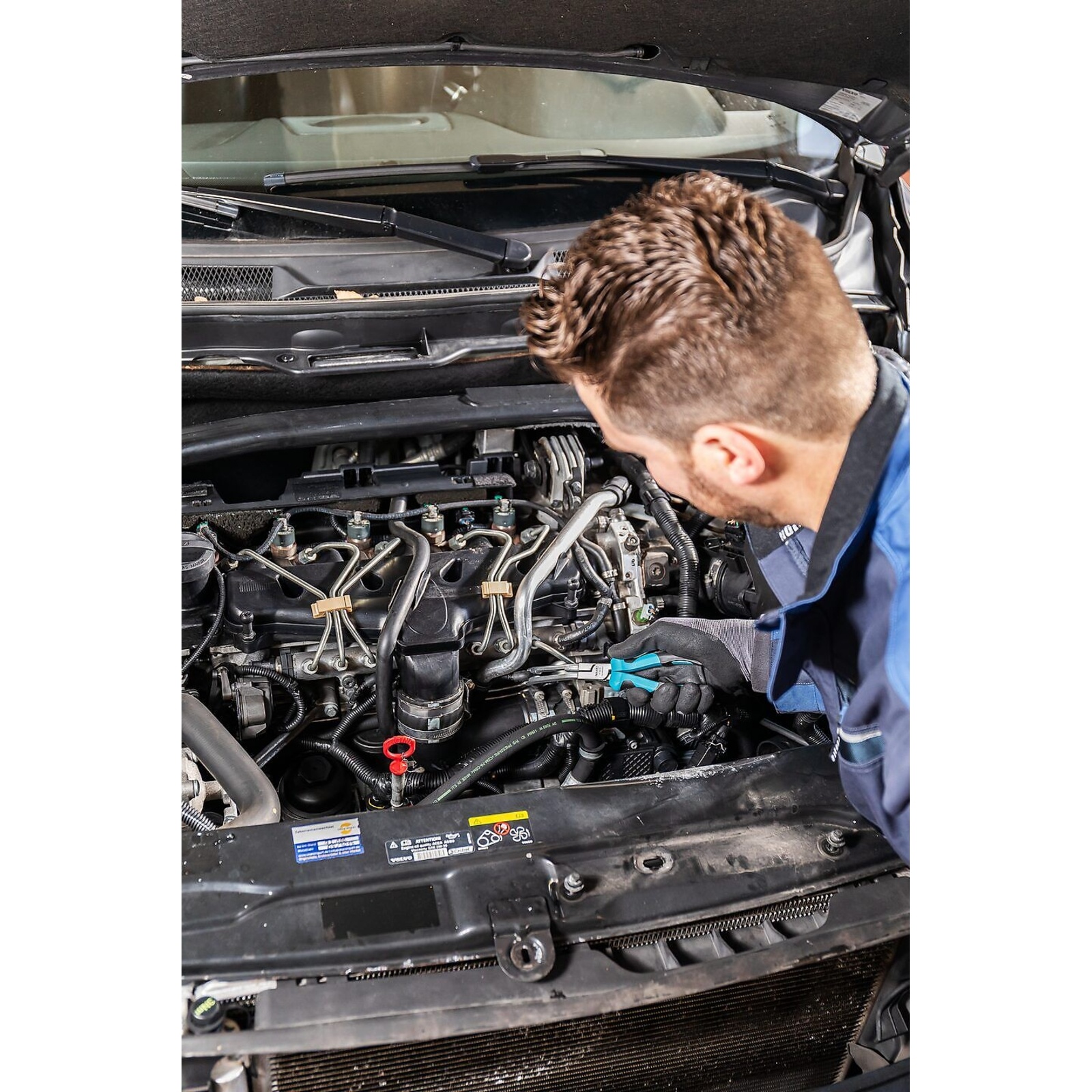 Pince montage et démontage cosses bougies préchauffage moteurs diesel avec manches bimatières HAZET - 4760-5