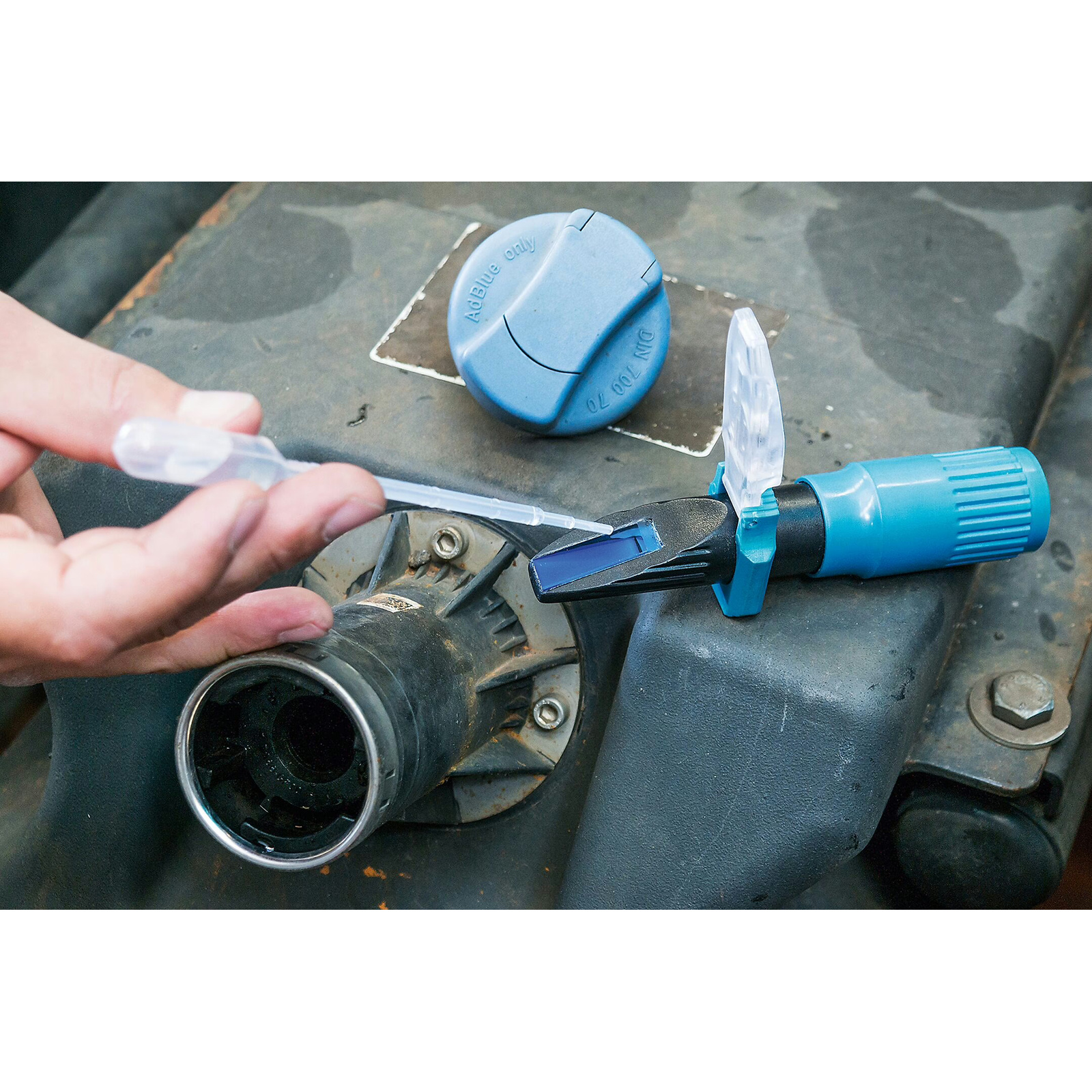 Appareil de contrôle optique réfractomètre antigel AdBlue état batterie avec pipette HAZET - 4810C