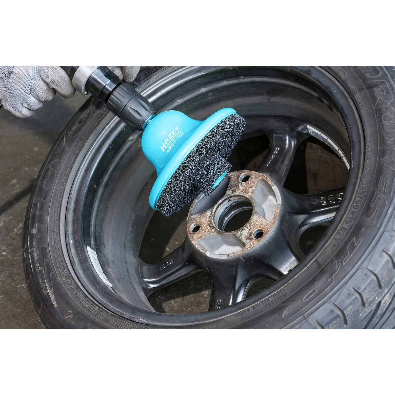 Nettoyeur rebord de jante 2 pièces Ø160 mm avec disque ponçage HAZET - 4960F-160/2