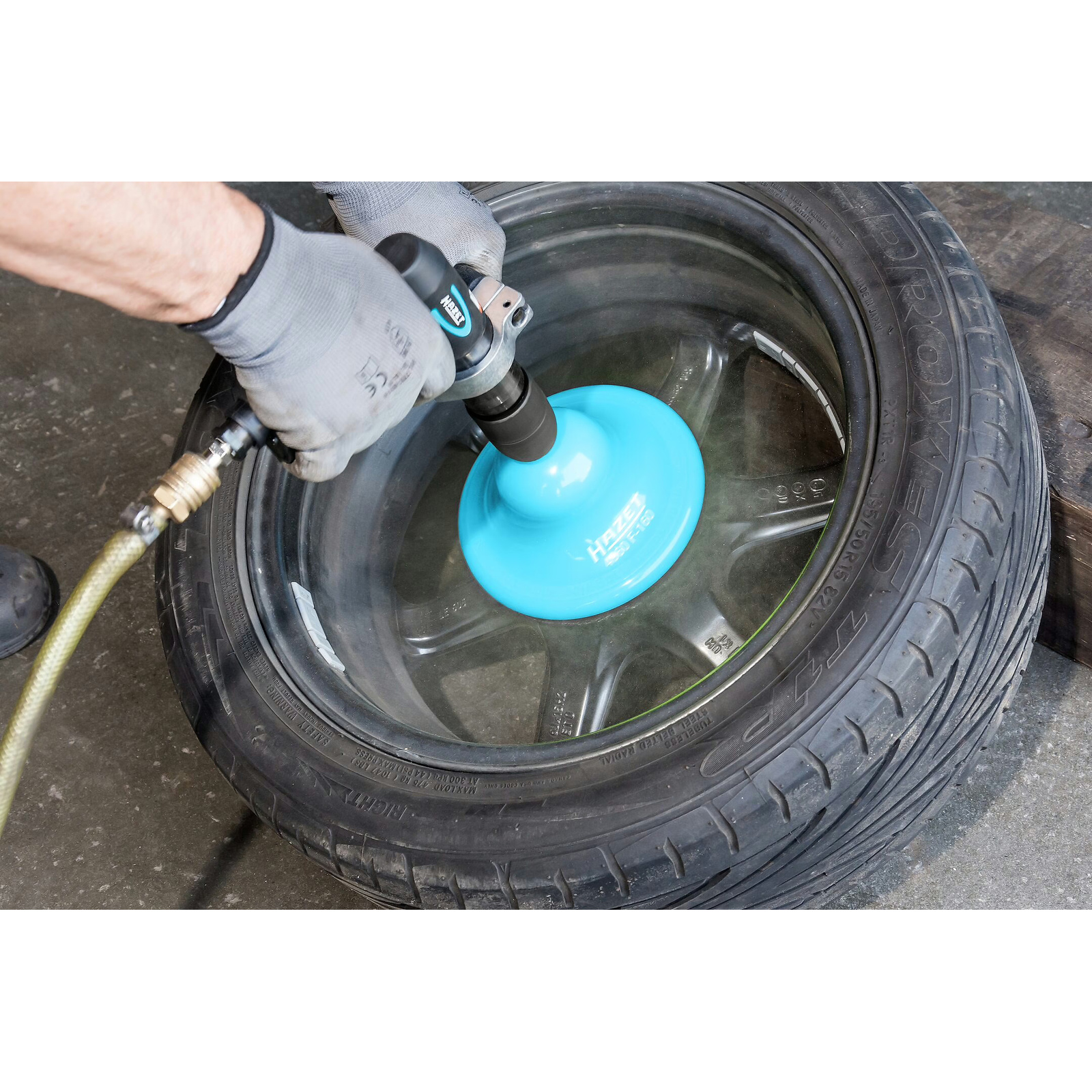 Nettoyeur rebord de jante 2 pièces Ø160 mm avec disque ponçage HAZET - 4960F-160/2