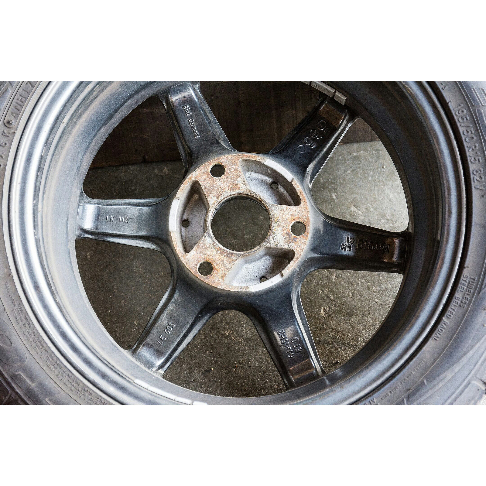 Nettoyeur rebord de jante 2 pièces Ø160 mm avec disque ponçage HAZET - 4960F-160/2