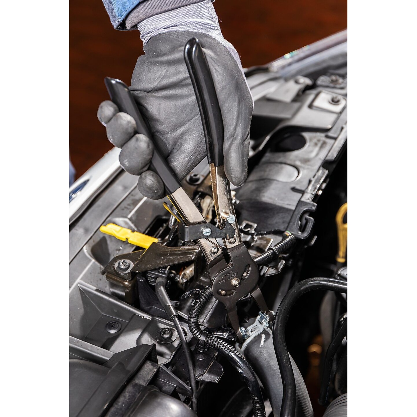 Pince pour colliers à ressort auto-serrants 45 mm manches trempées HAZET - 798-8
