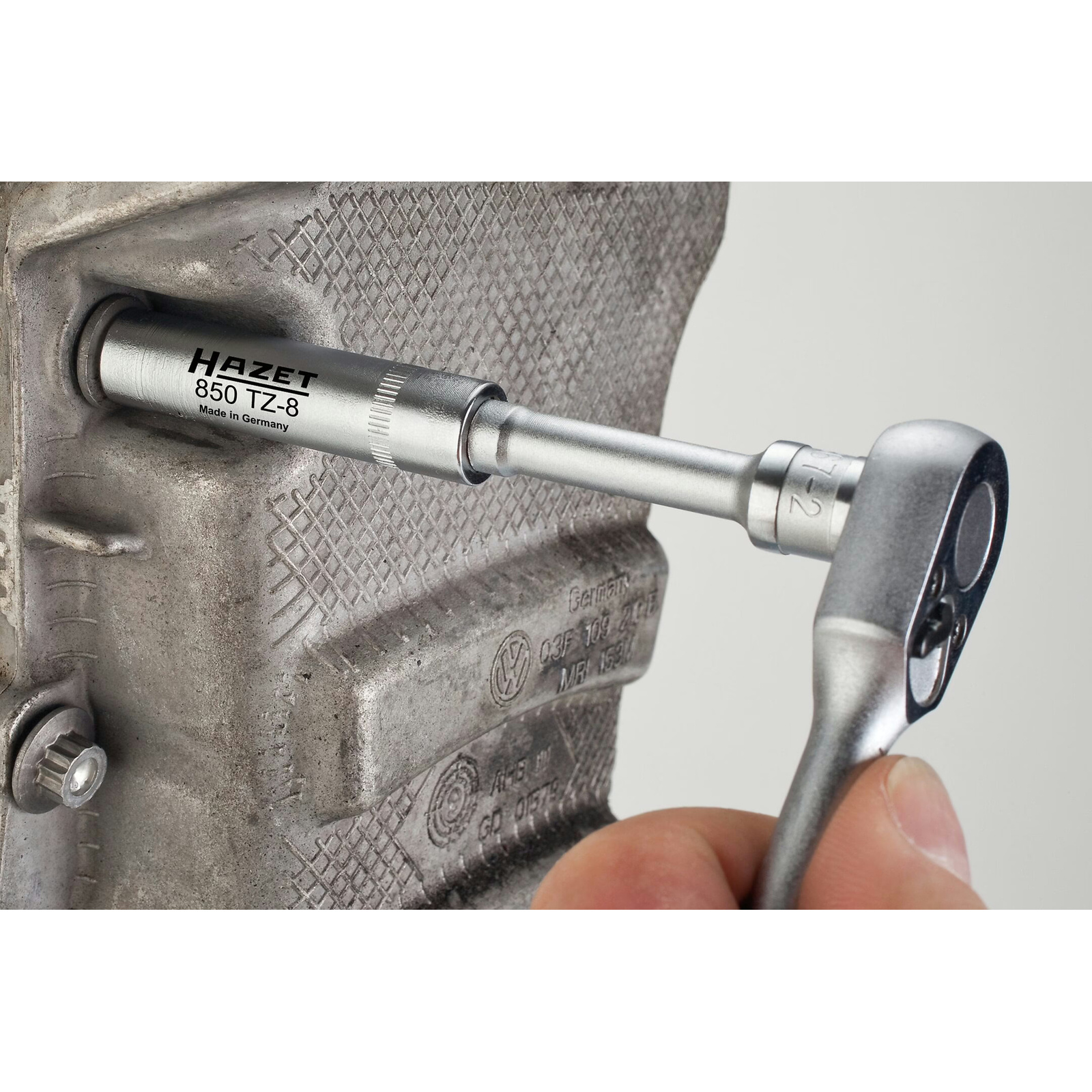 Douille pour vis carter distribution 8 mm carré creux 1/4