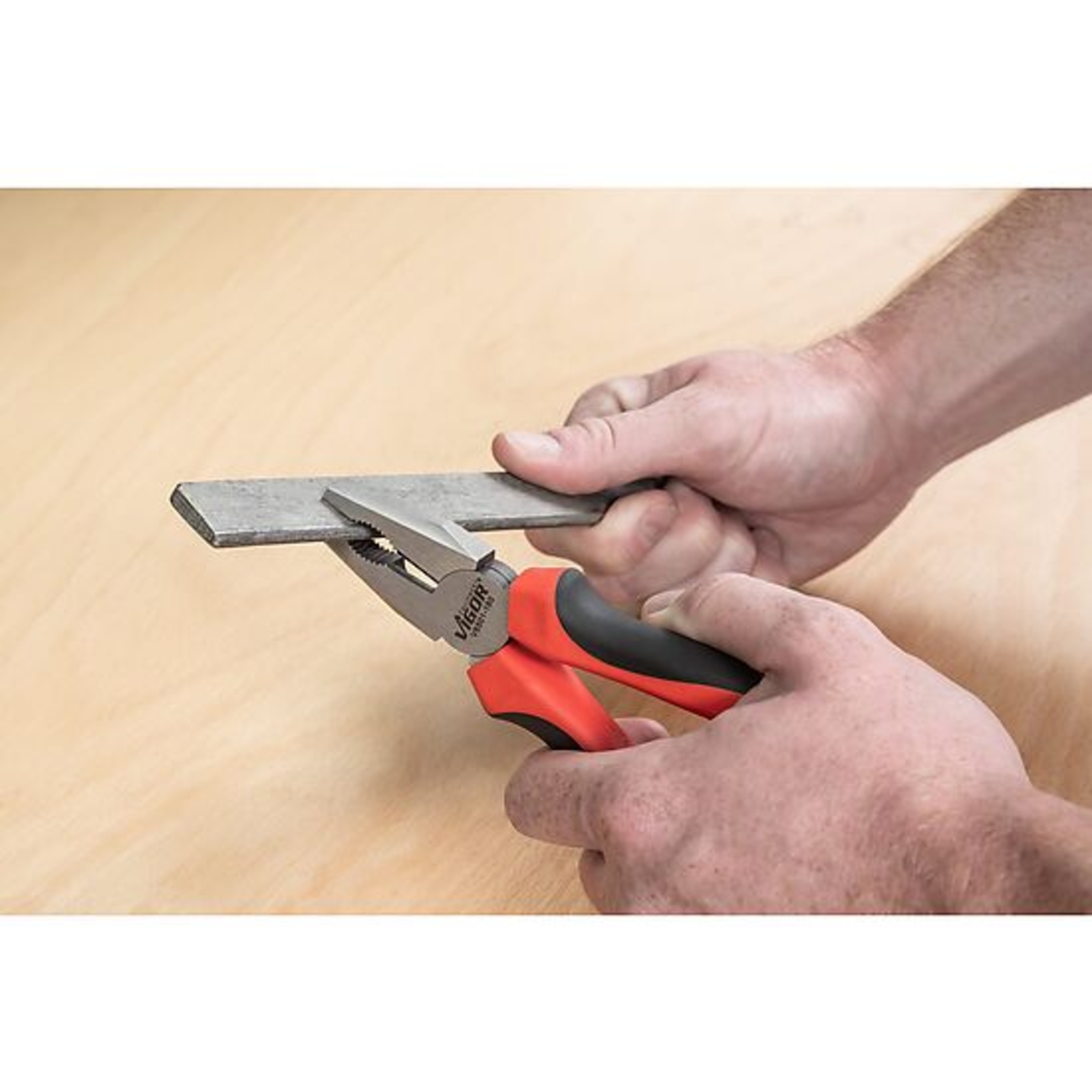 Pince universelle  VIGOR - V6501-180